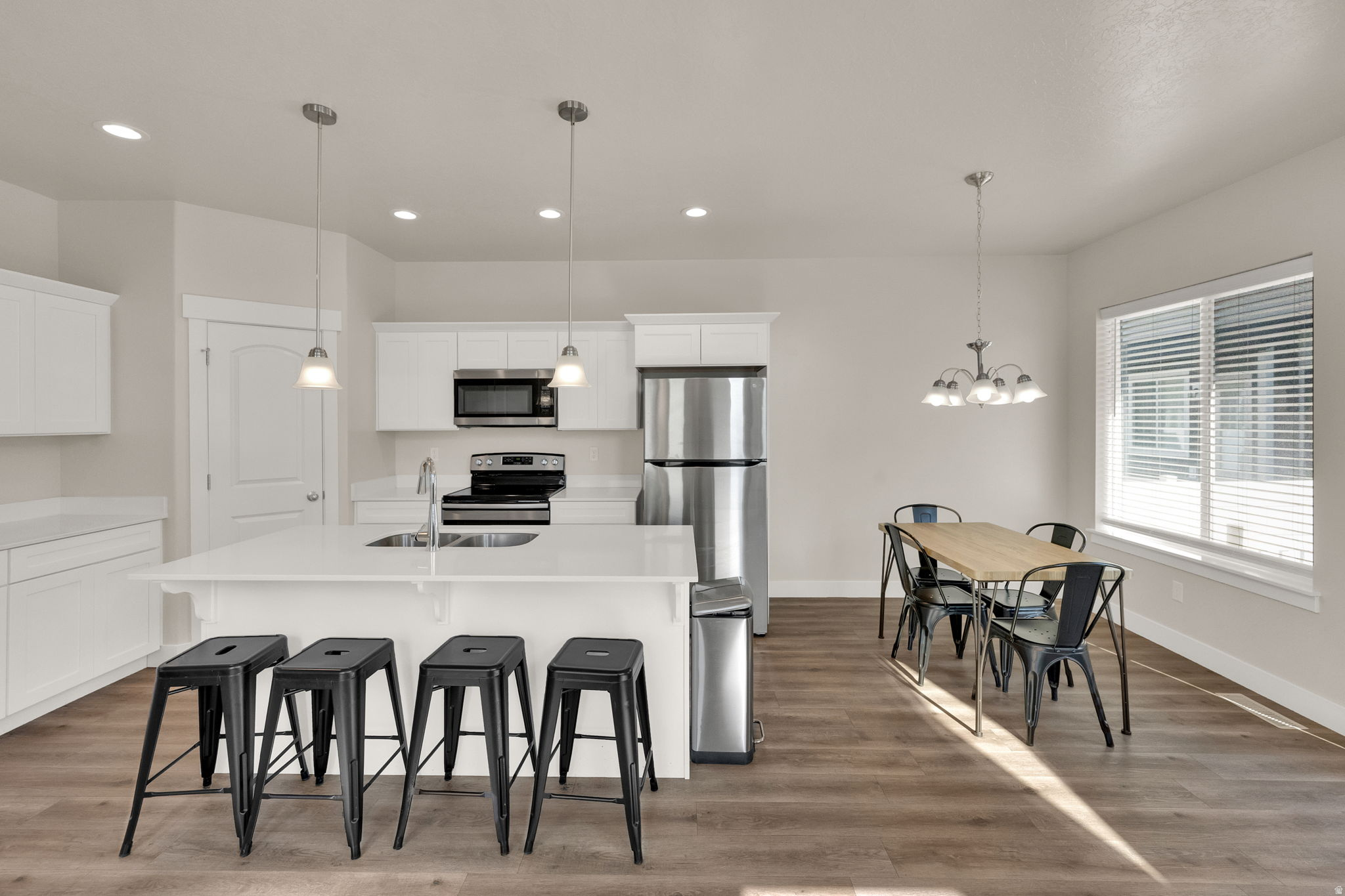 LAKE FRONT - Residential