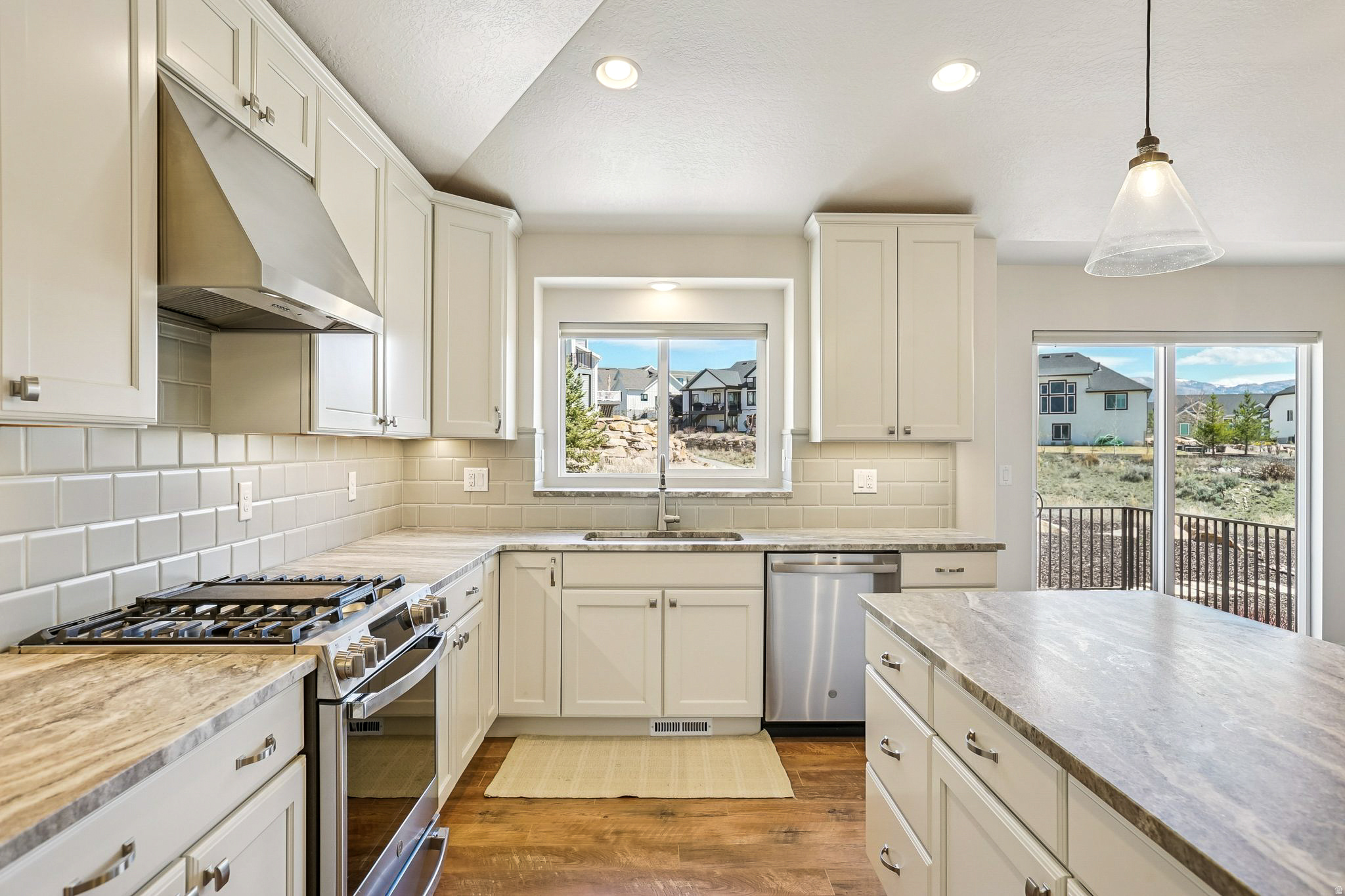 STONE CREEK - Residential