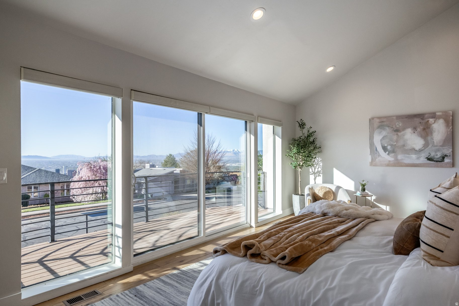 ENSIGN DOWNS - Residential