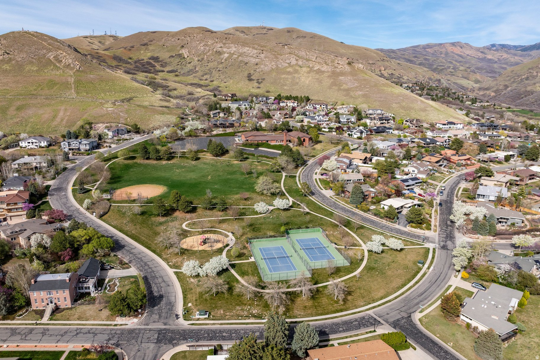 ENSIGN DOWNS - Residential