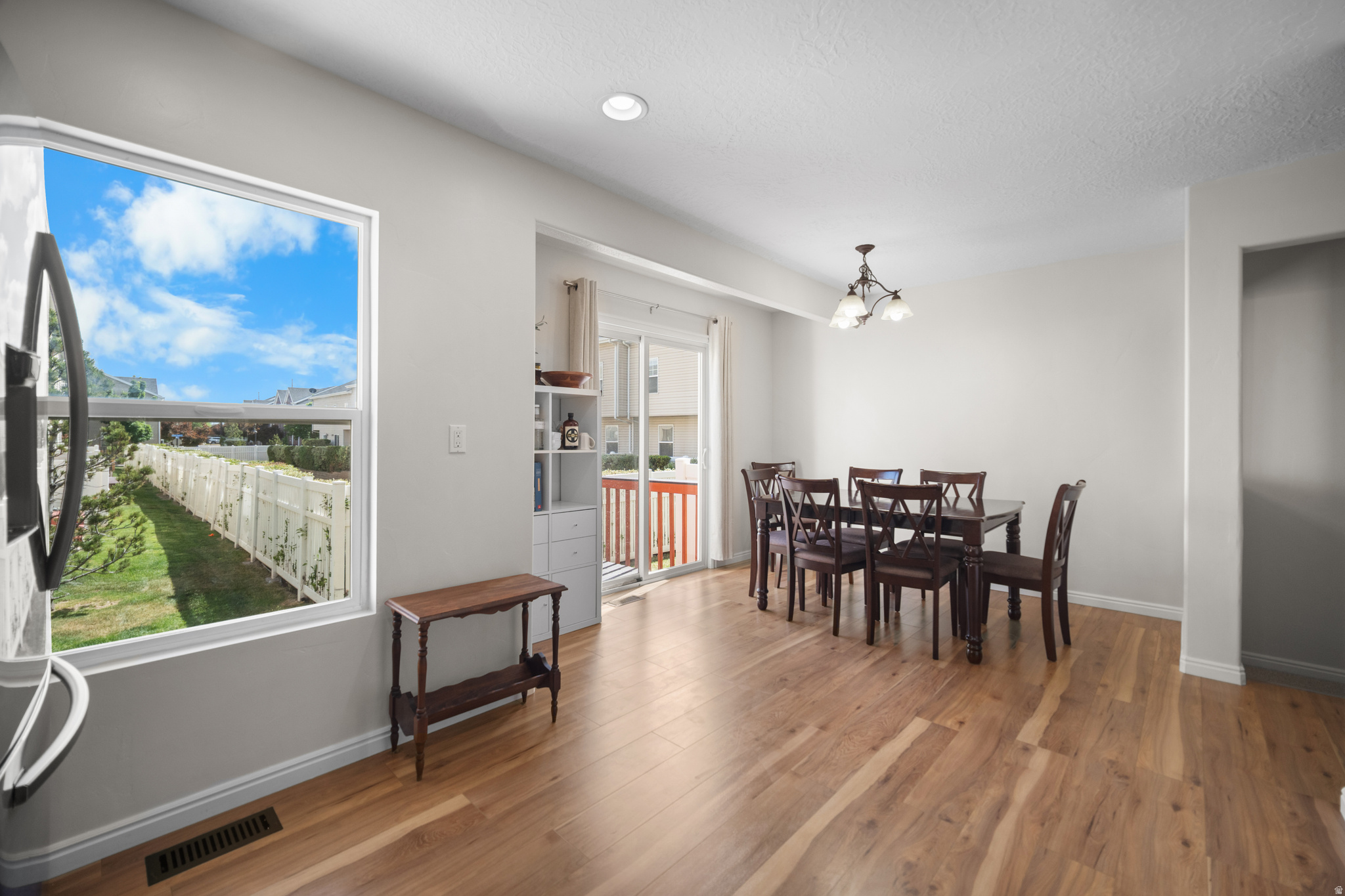 INVERNESS SQUARE - Residential