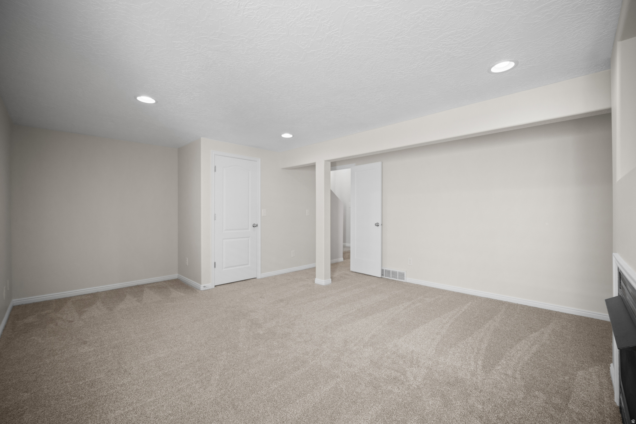 INVERNESS SQUARE - Residential
