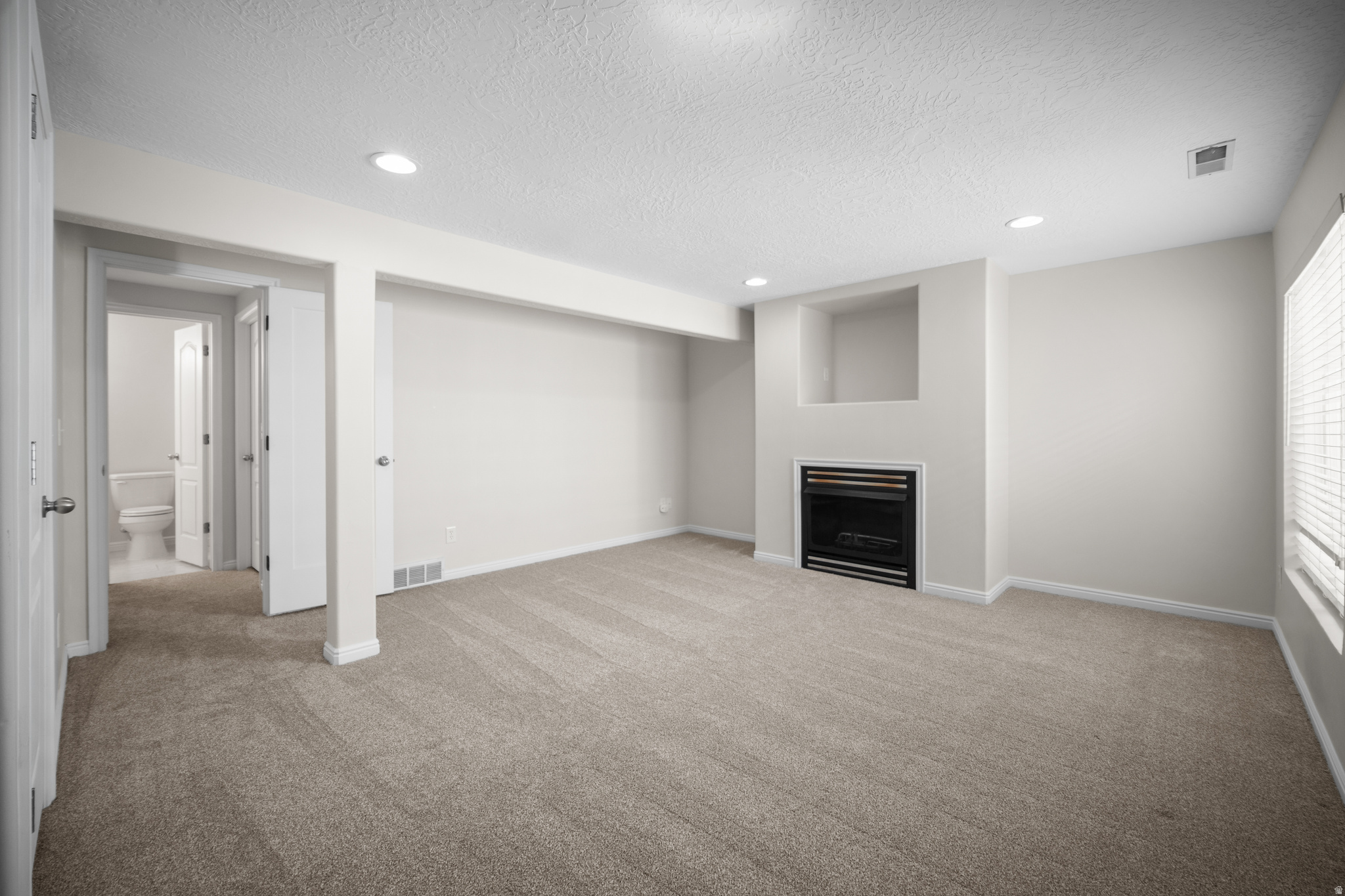 INVERNESS SQUARE - Residential