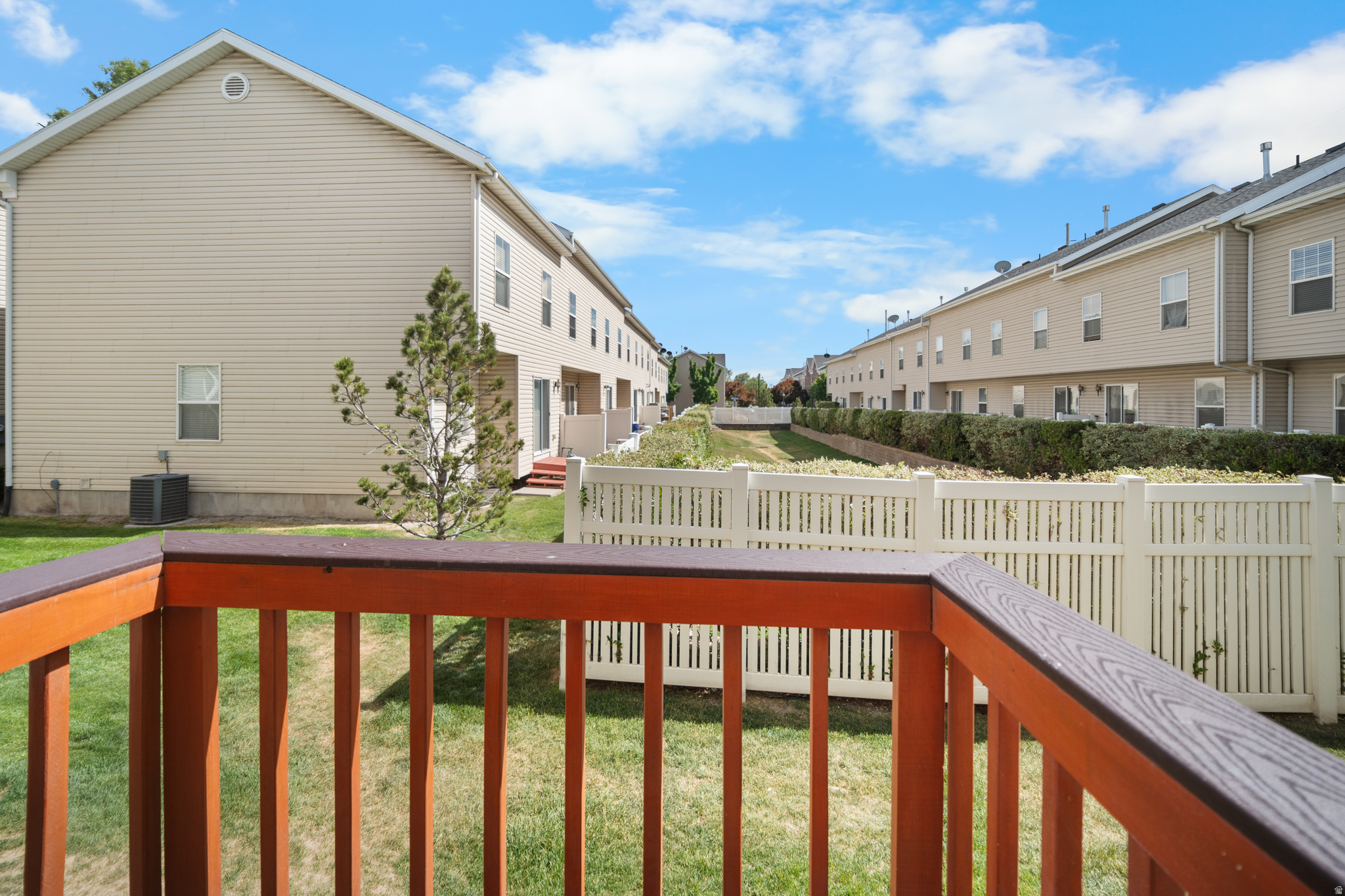 INVERNESS SQUARE - Residential