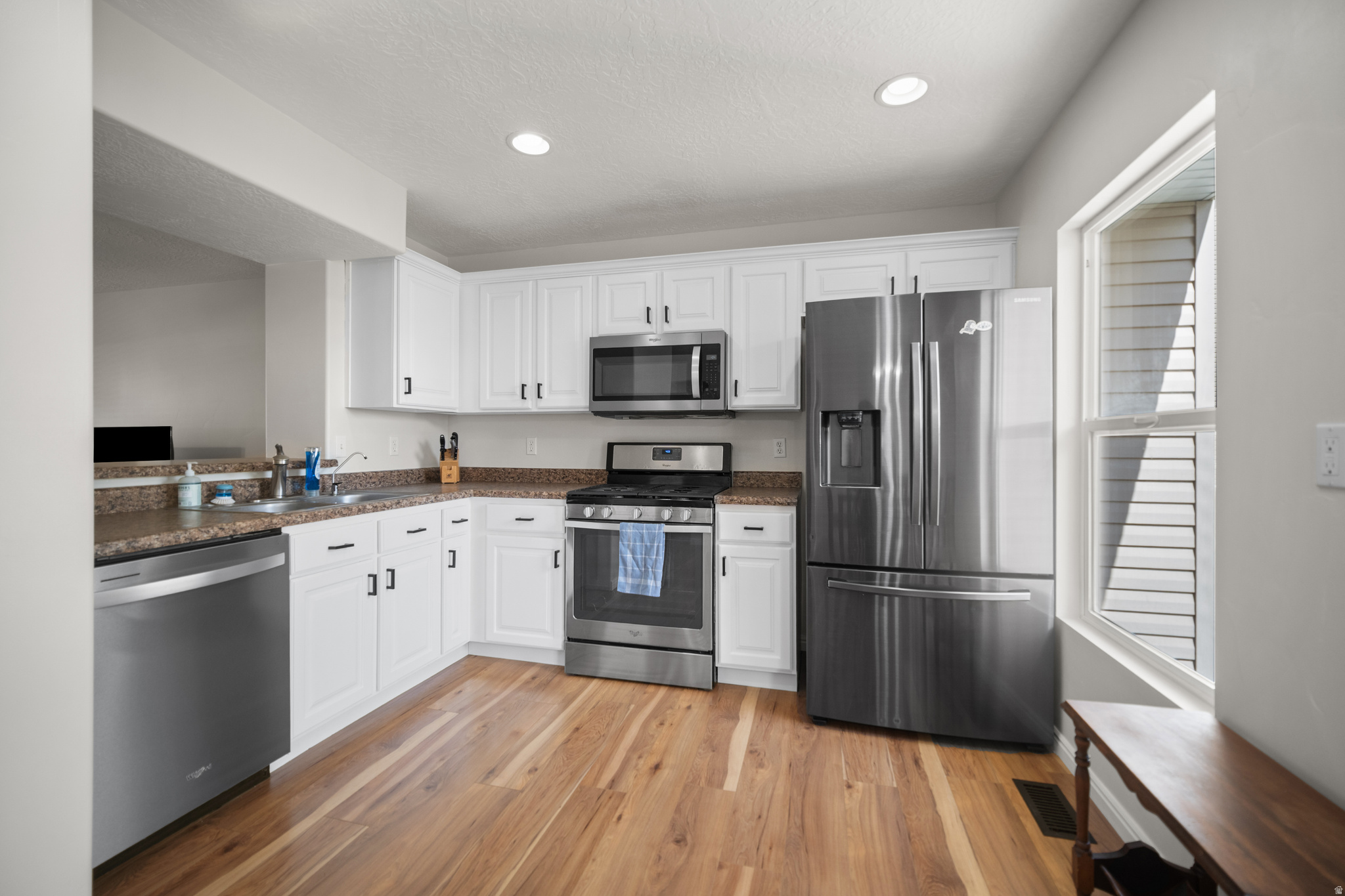 INVERNESS SQUARE - Residential