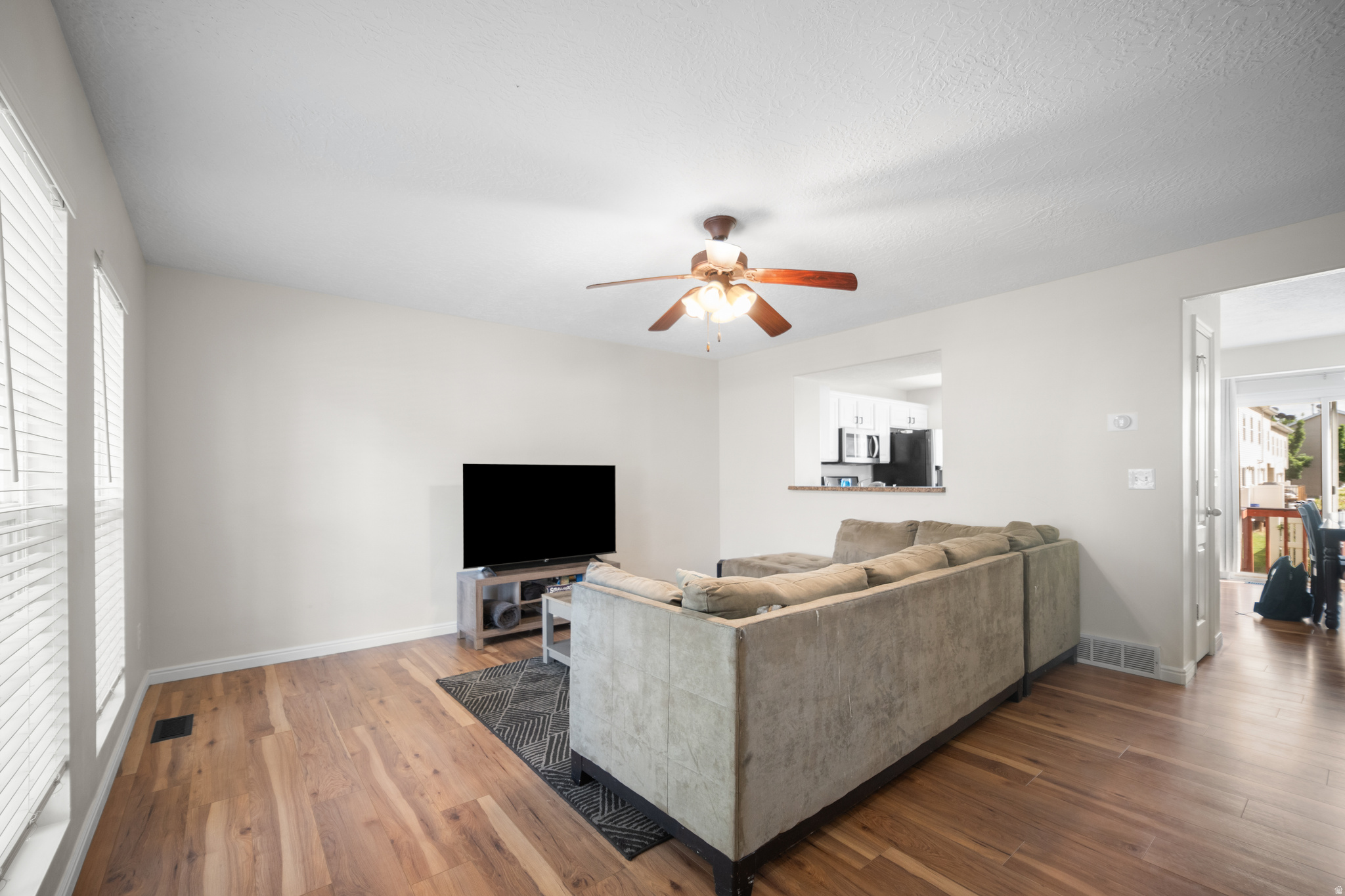 INVERNESS SQUARE - Residential