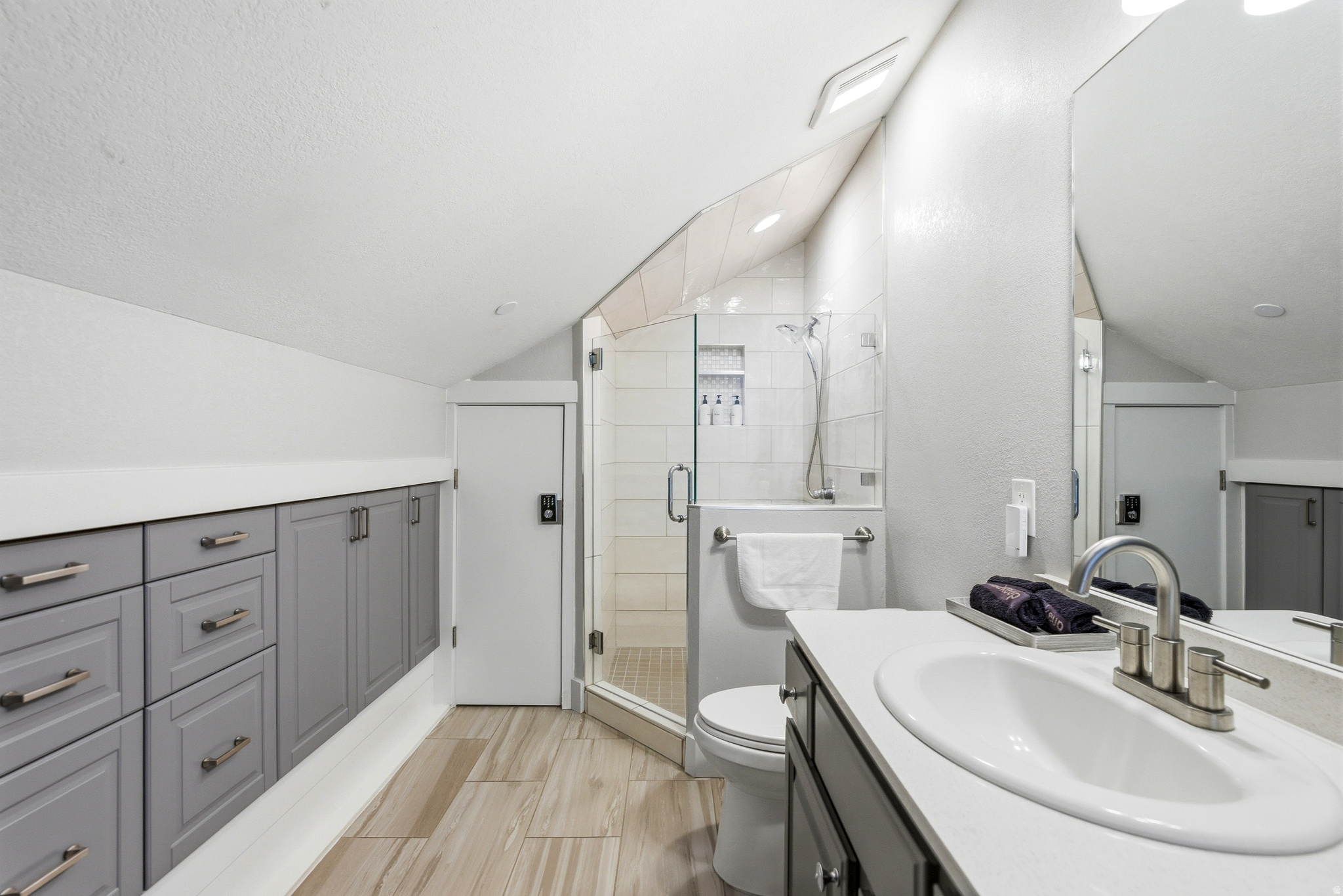 SNOWCREST CONDOMINIUMS - Residential