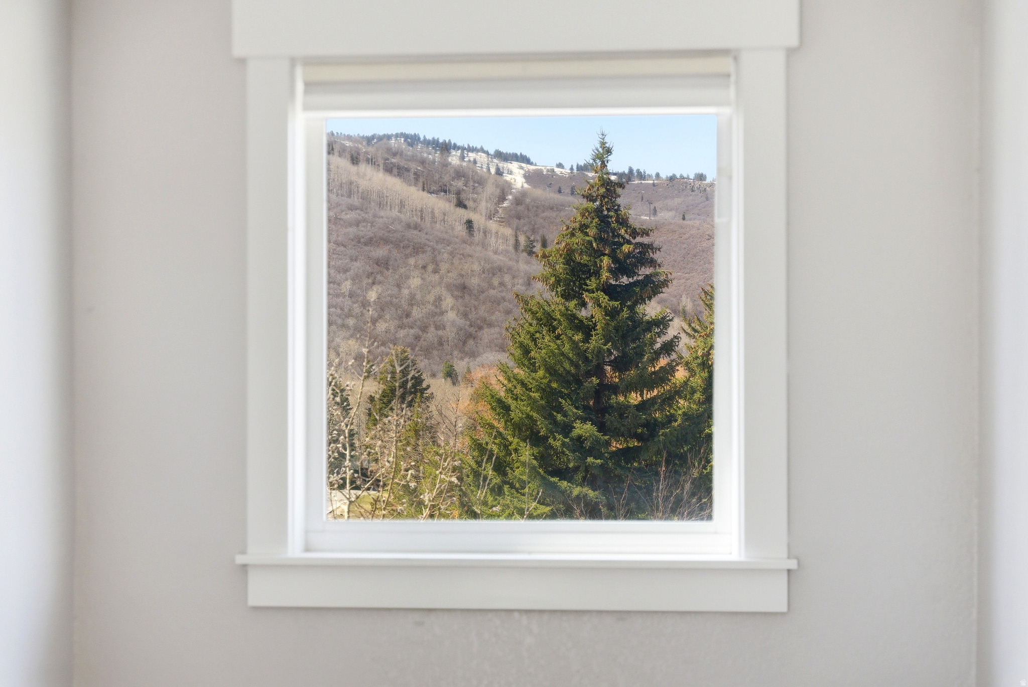 SNOWCREST CONDOMINIUMS - Residential