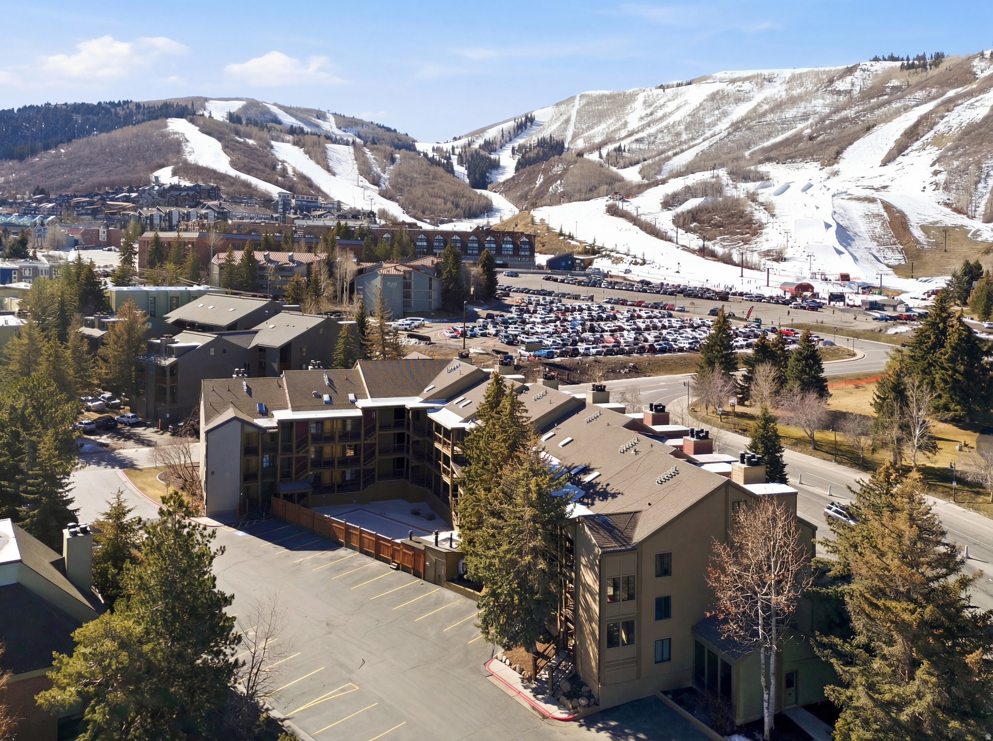 SNOWCREST CONDOMINIUMS - Residential