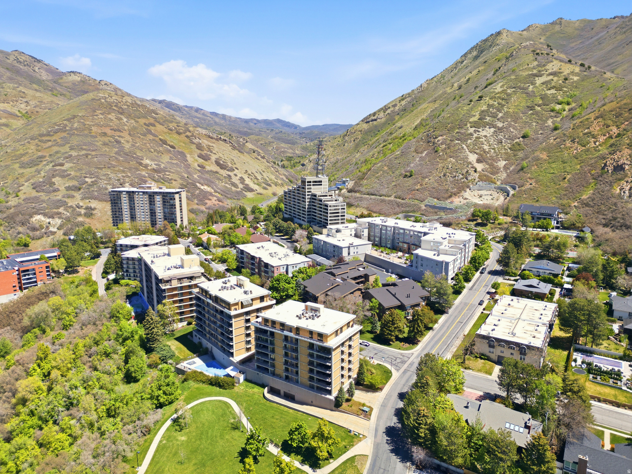 OAKWOOD GARDENS - Residential