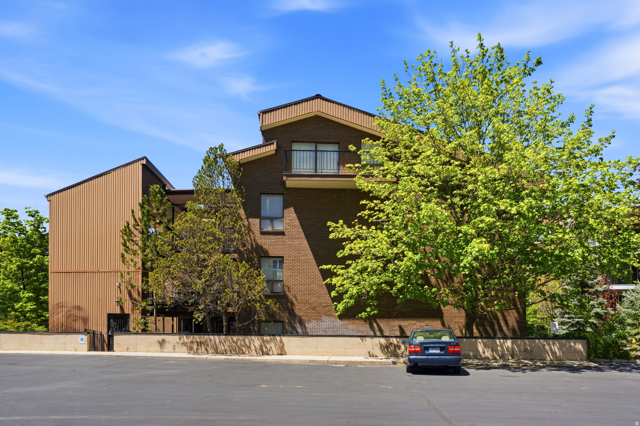 OAKWOOD GARDENS - Residential
