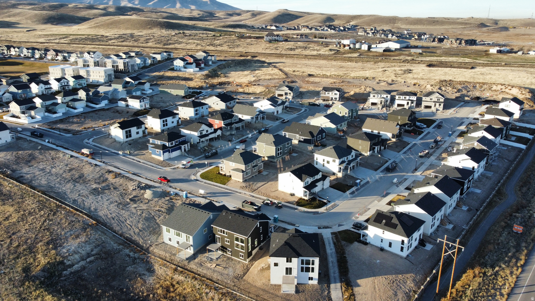 OQUIRRH WEST - Residential