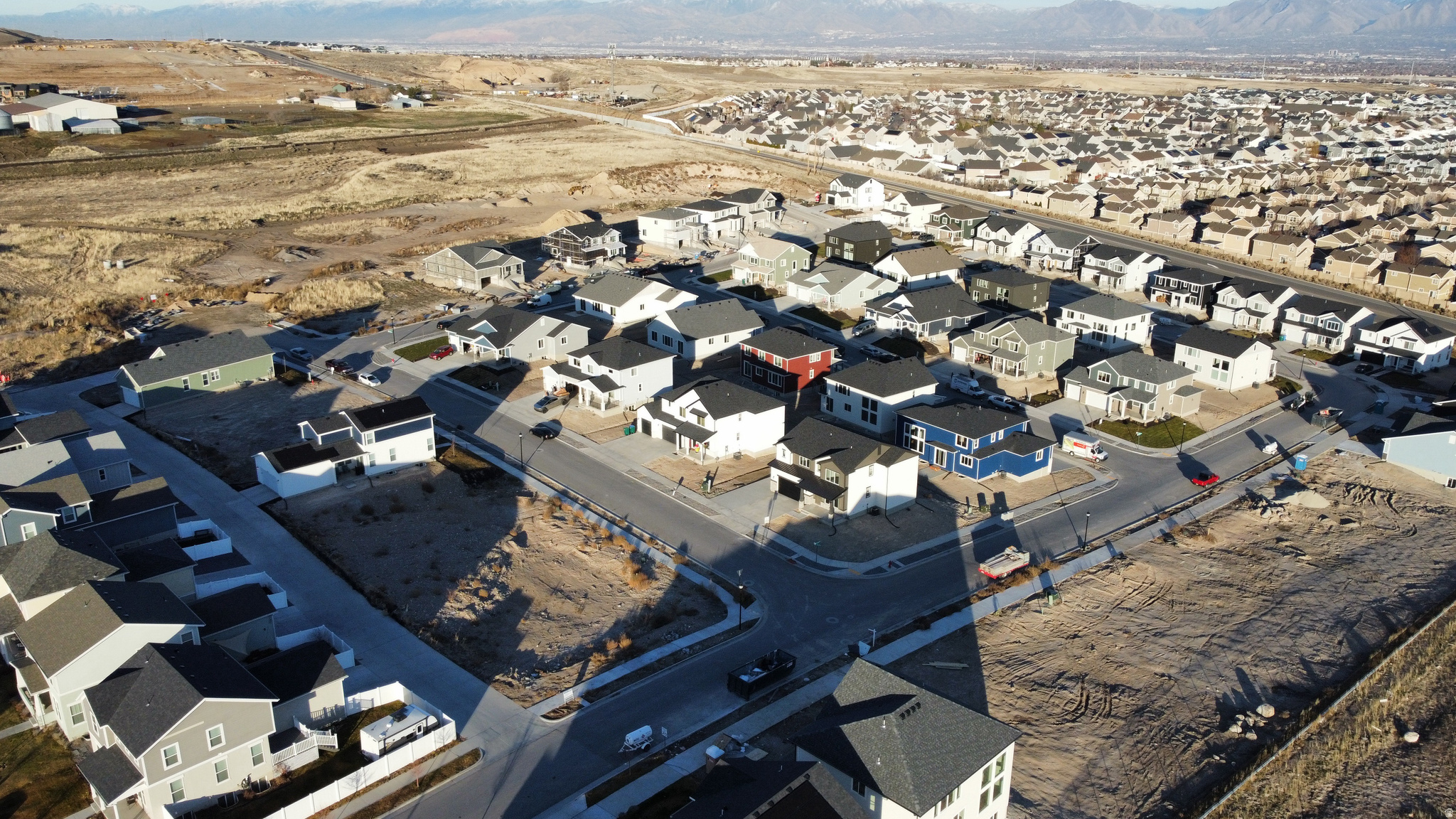 OQUIRRH WEST - Residential