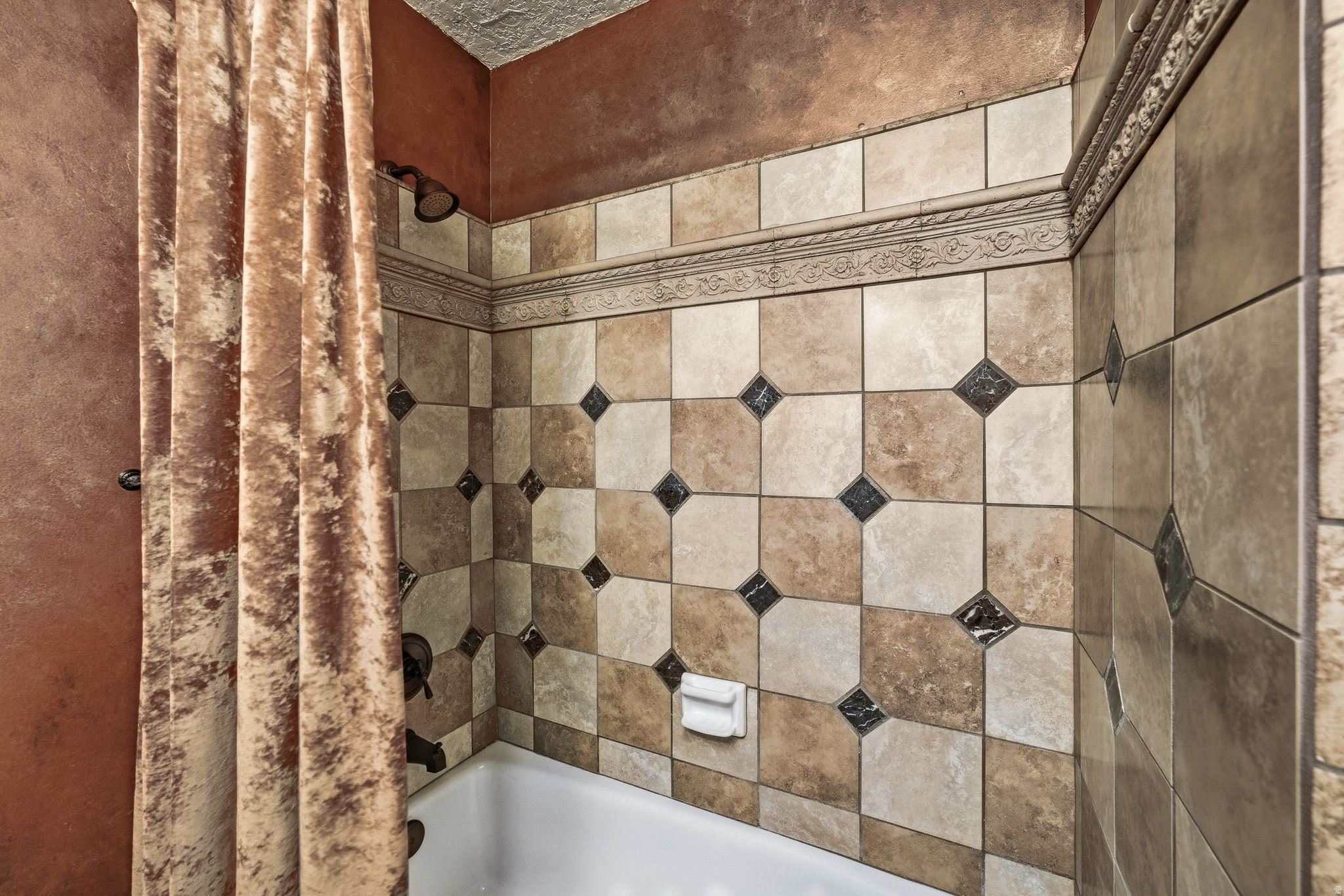 HIDDEN VALLEY COUNTRY CLUB ESTATES - Residential