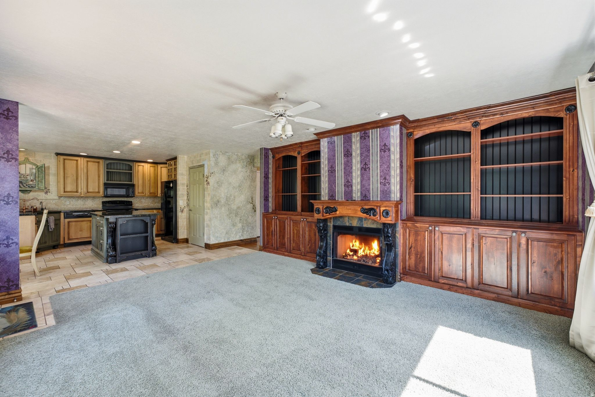 HIDDEN VALLEY COUNTRY CLUB ESTATES - Residential