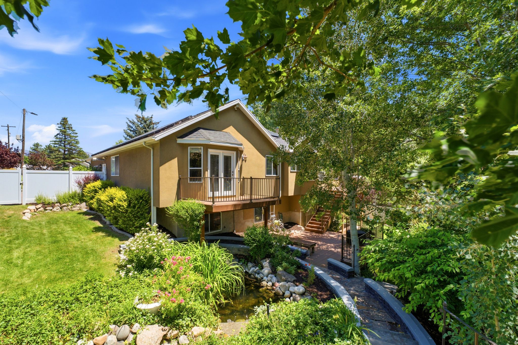 HIDDEN VALLEY COUNTRY CLUB ESTATES - Residential