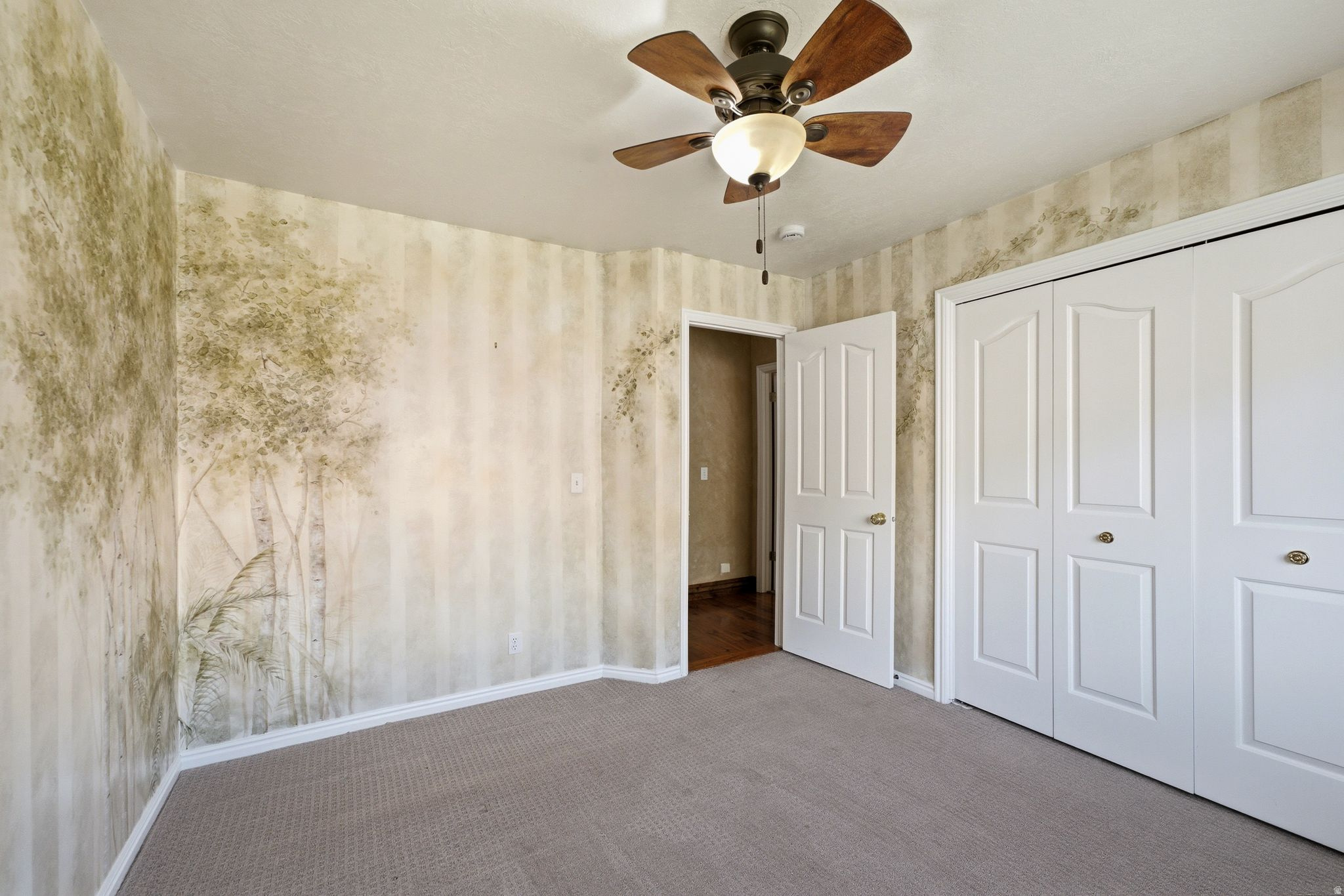HIDDEN VALLEY COUNTRY CLUB ESTATES - Residential