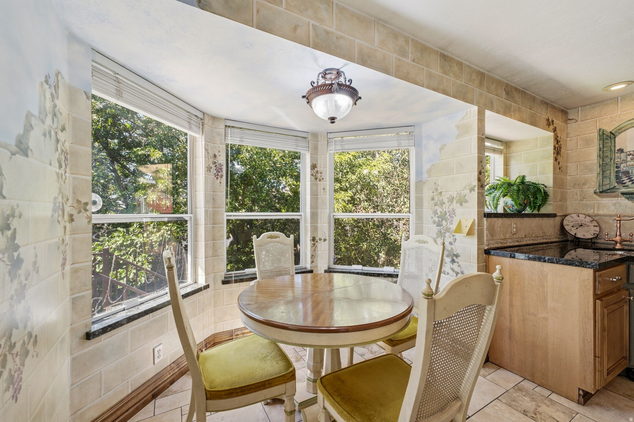 HIDDEN VALLEY COUNTRY CLUB ESTATES - Residential