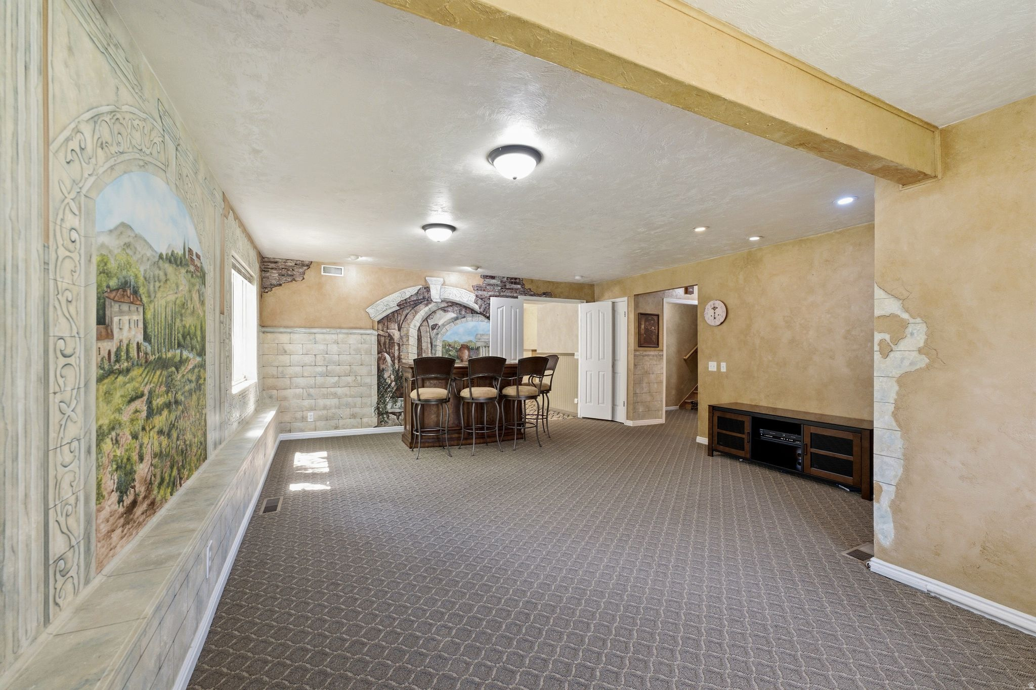 HIDDEN VALLEY COUNTRY CLUB ESTATES - Residential