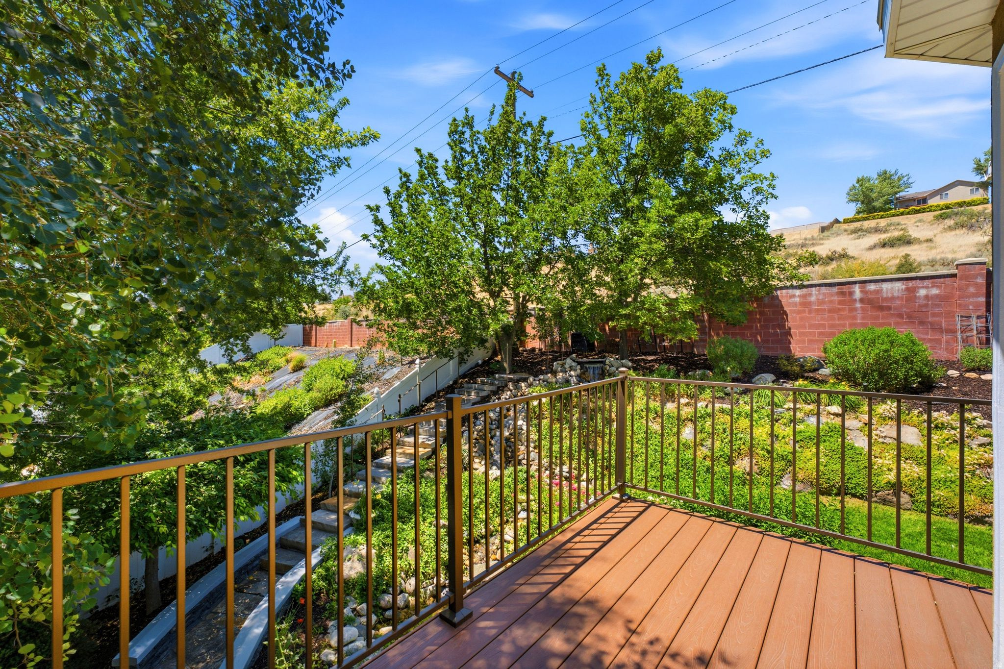 HIDDEN VALLEY COUNTRY CLUB ESTATES - Residential