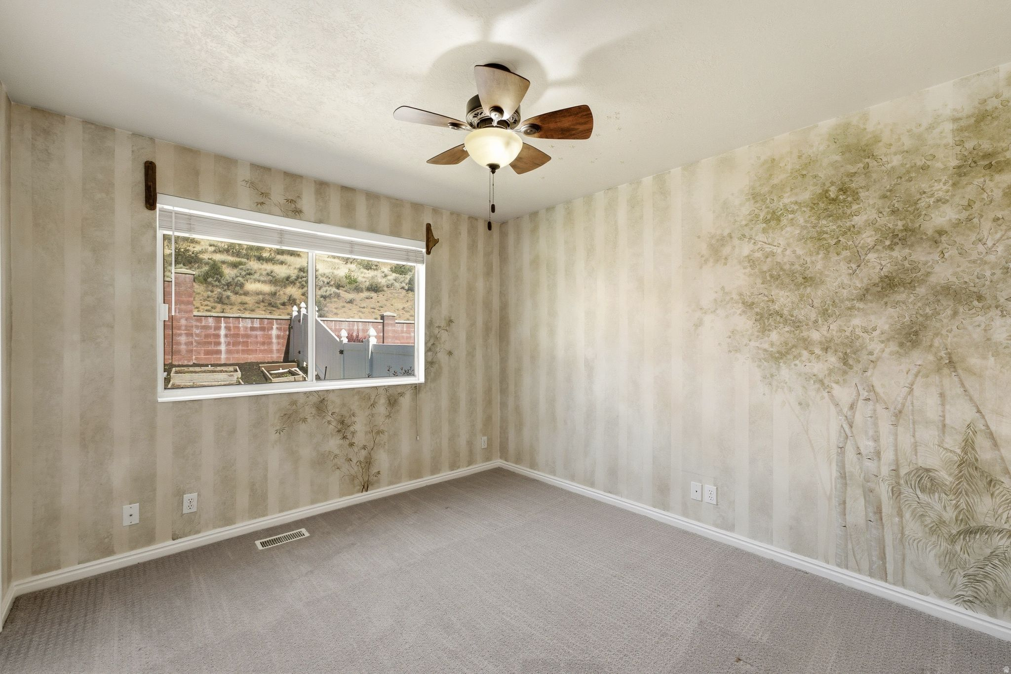 HIDDEN VALLEY COUNTRY CLUB ESTATES - Residential