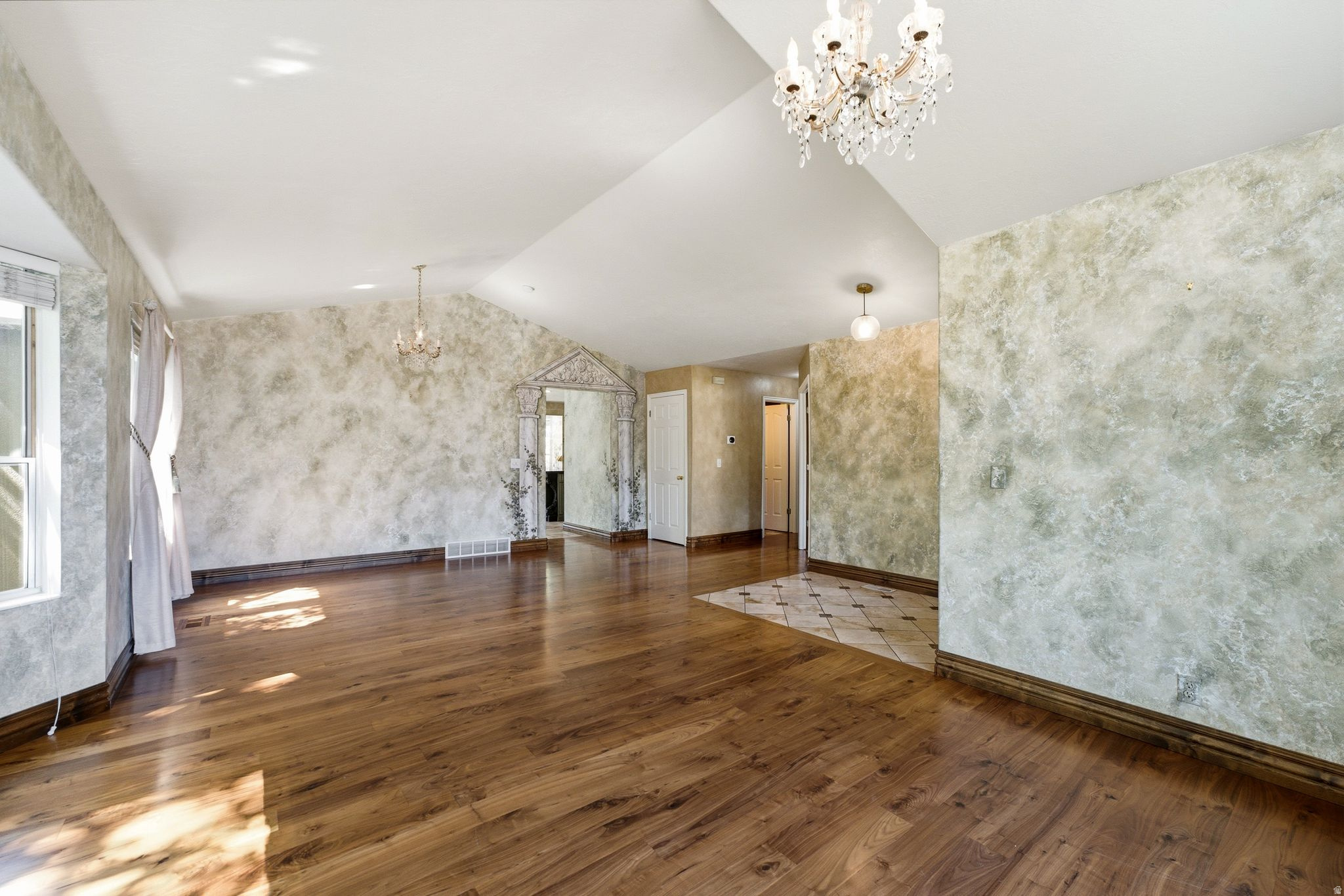 HIDDEN VALLEY COUNTRY CLUB ESTATES - Residential