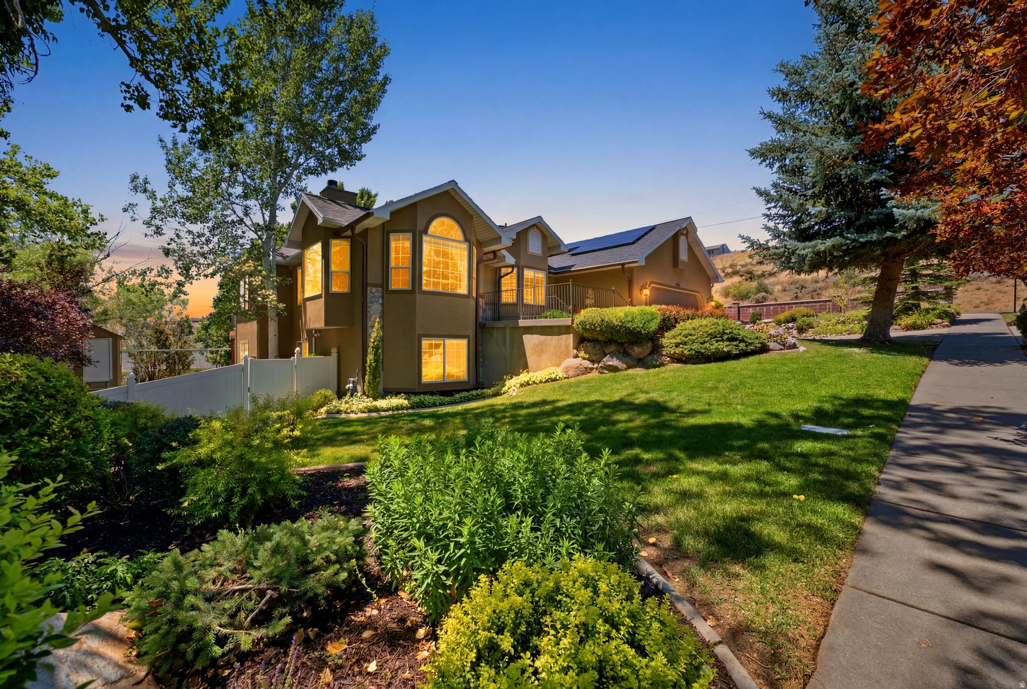 HIDDEN VALLEY COUNTRY CLUB ESTATES - Residential