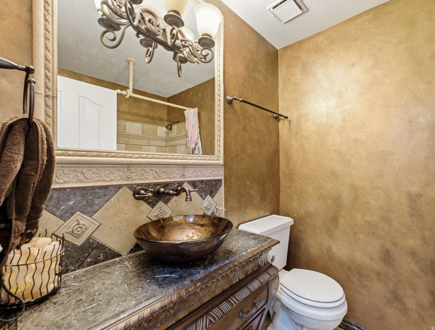 HIDDEN VALLEY COUNTRY CLUB ESTATES - Residential