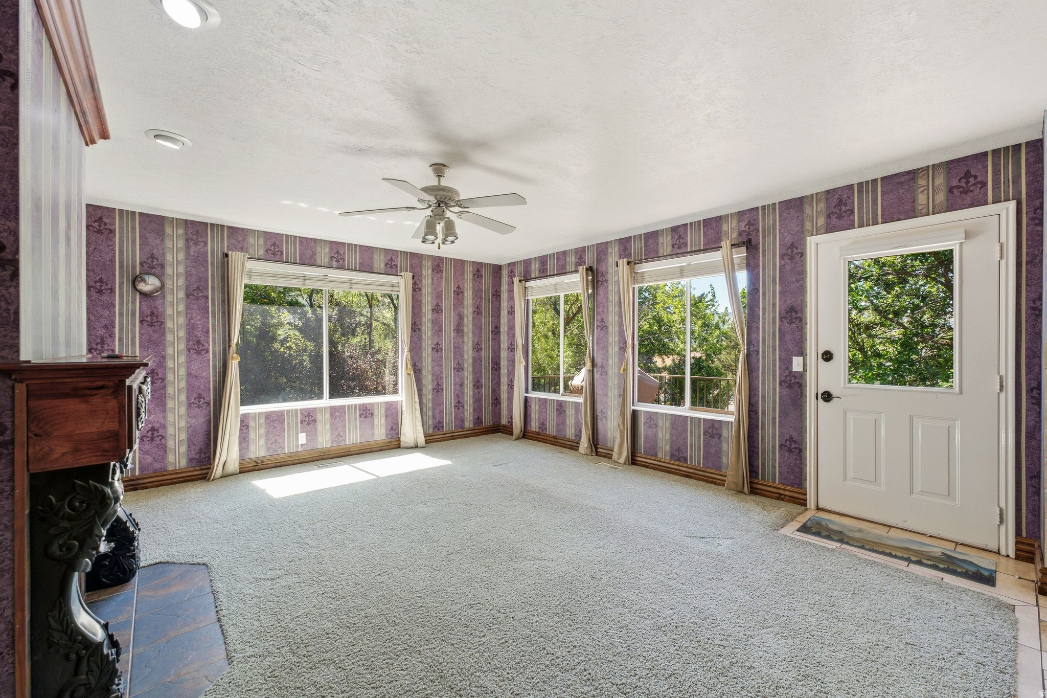 HIDDEN VALLEY COUNTRY CLUB ESTATES - Residential