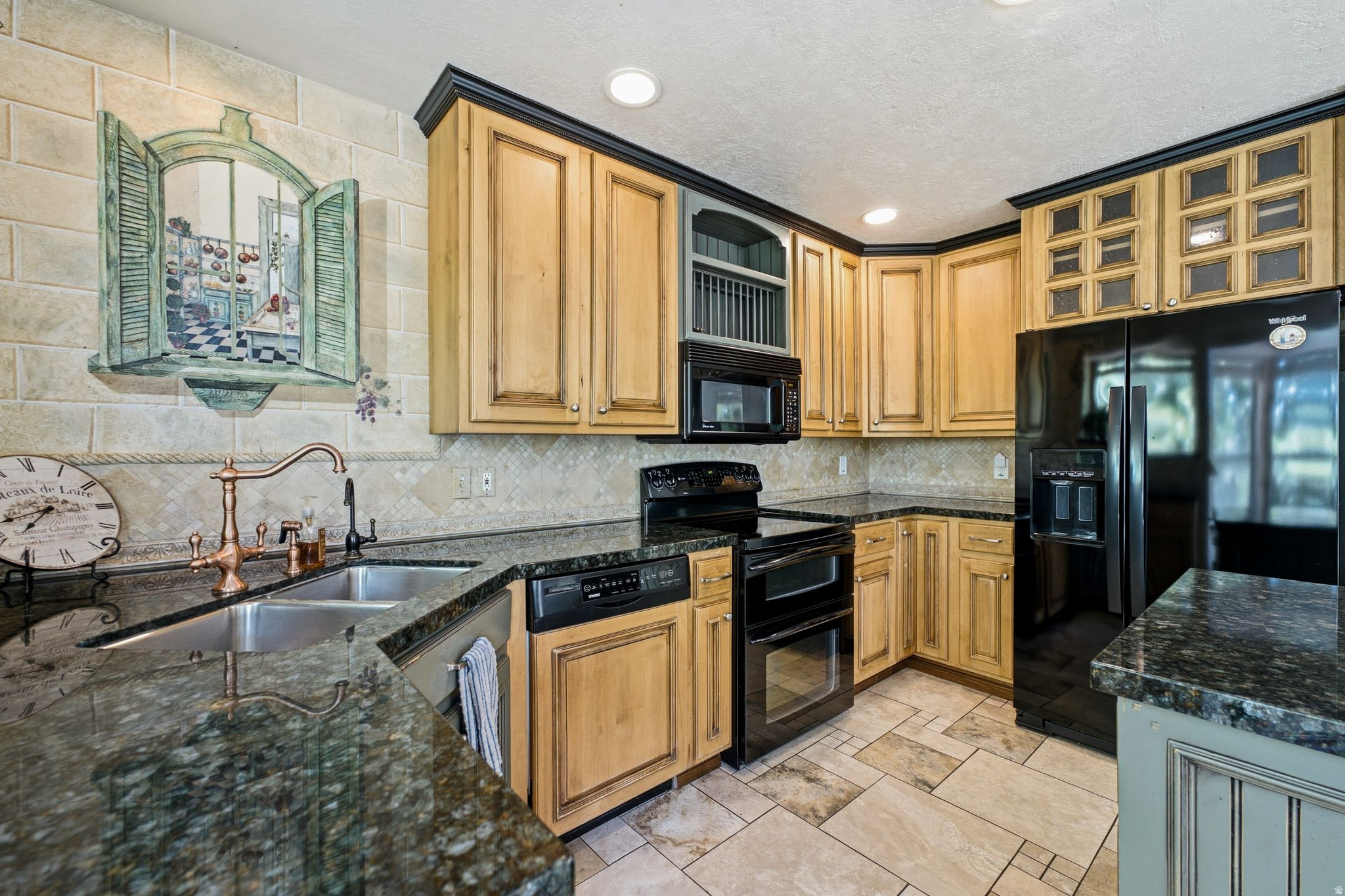 HIDDEN VALLEY COUNTRY CLUB ESTATES - Residential