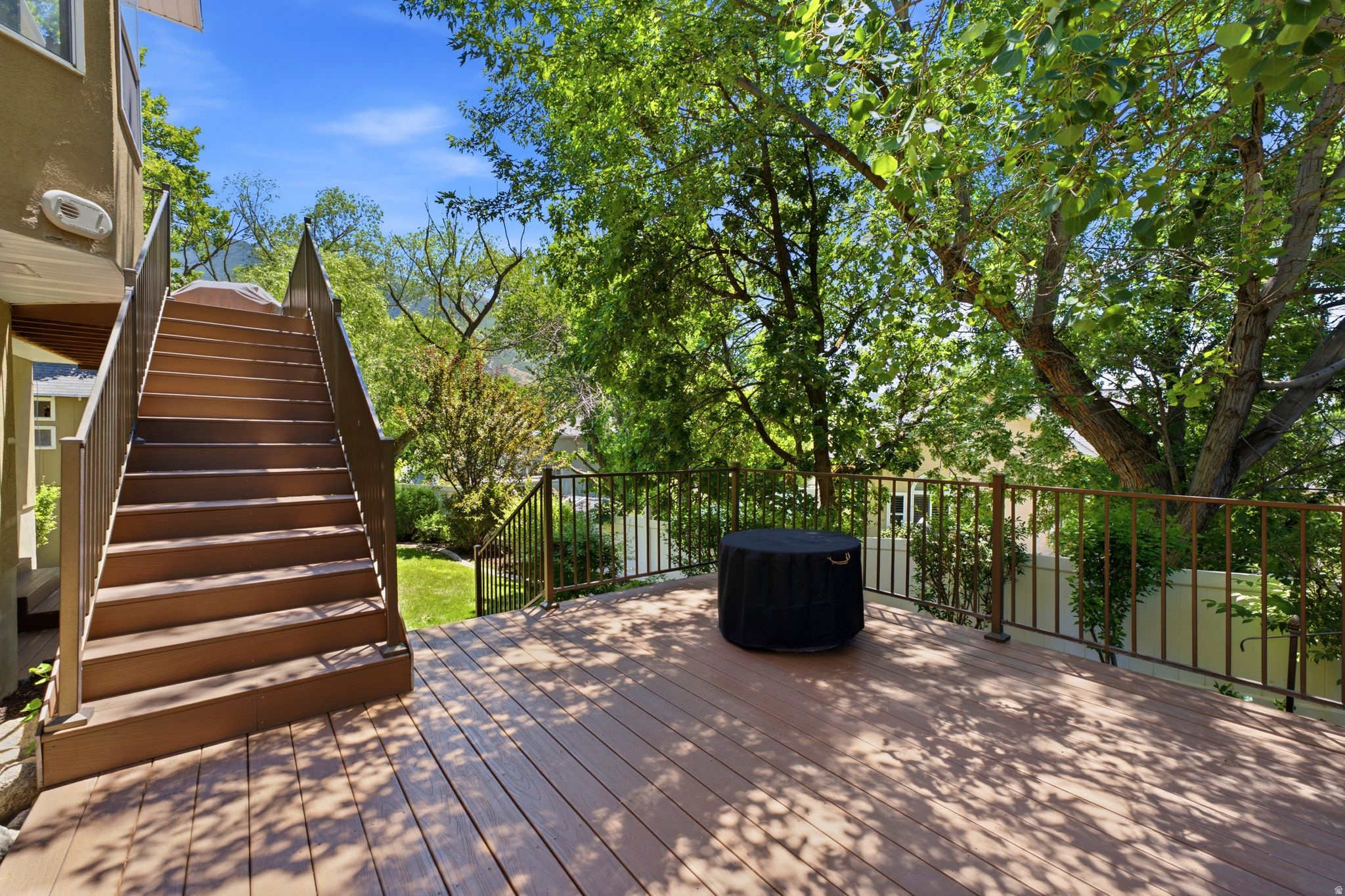 HIDDEN VALLEY COUNTRY CLUB ESTATES - Residential