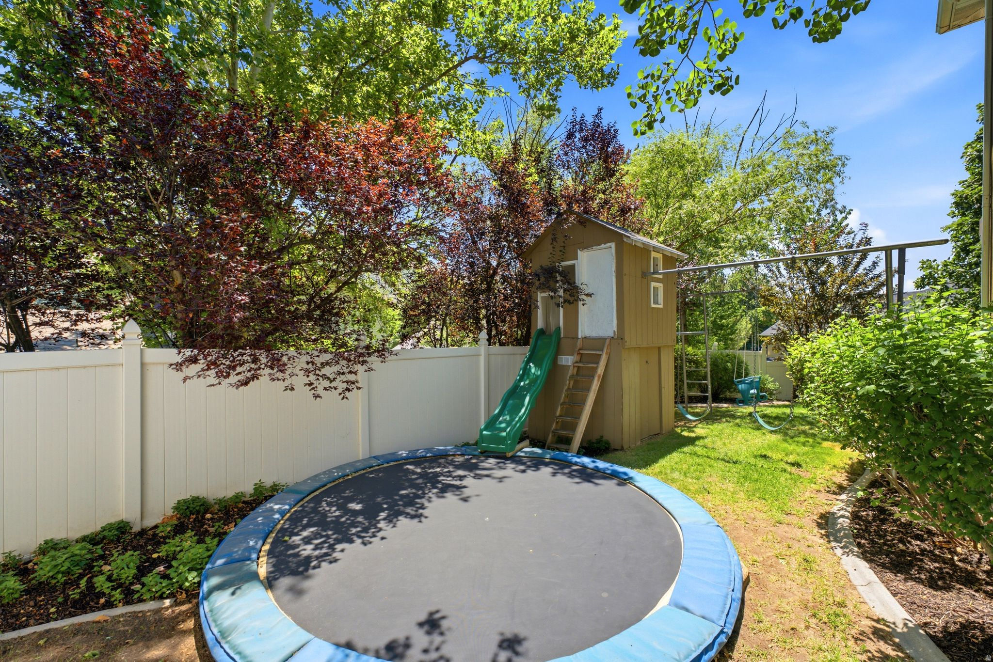 HIDDEN VALLEY COUNTRY CLUB ESTATES - Residential