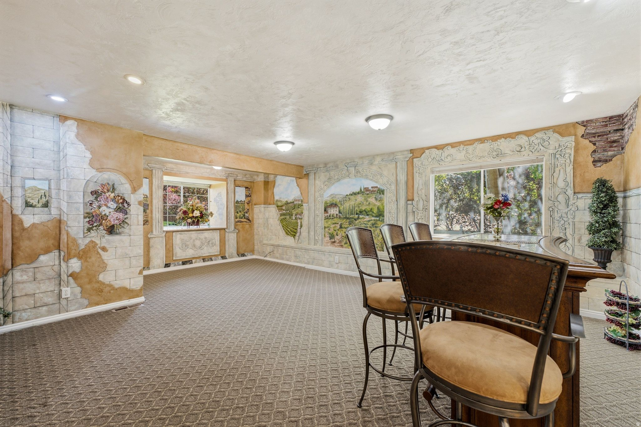 HIDDEN VALLEY COUNTRY CLUB ESTATES - Residential