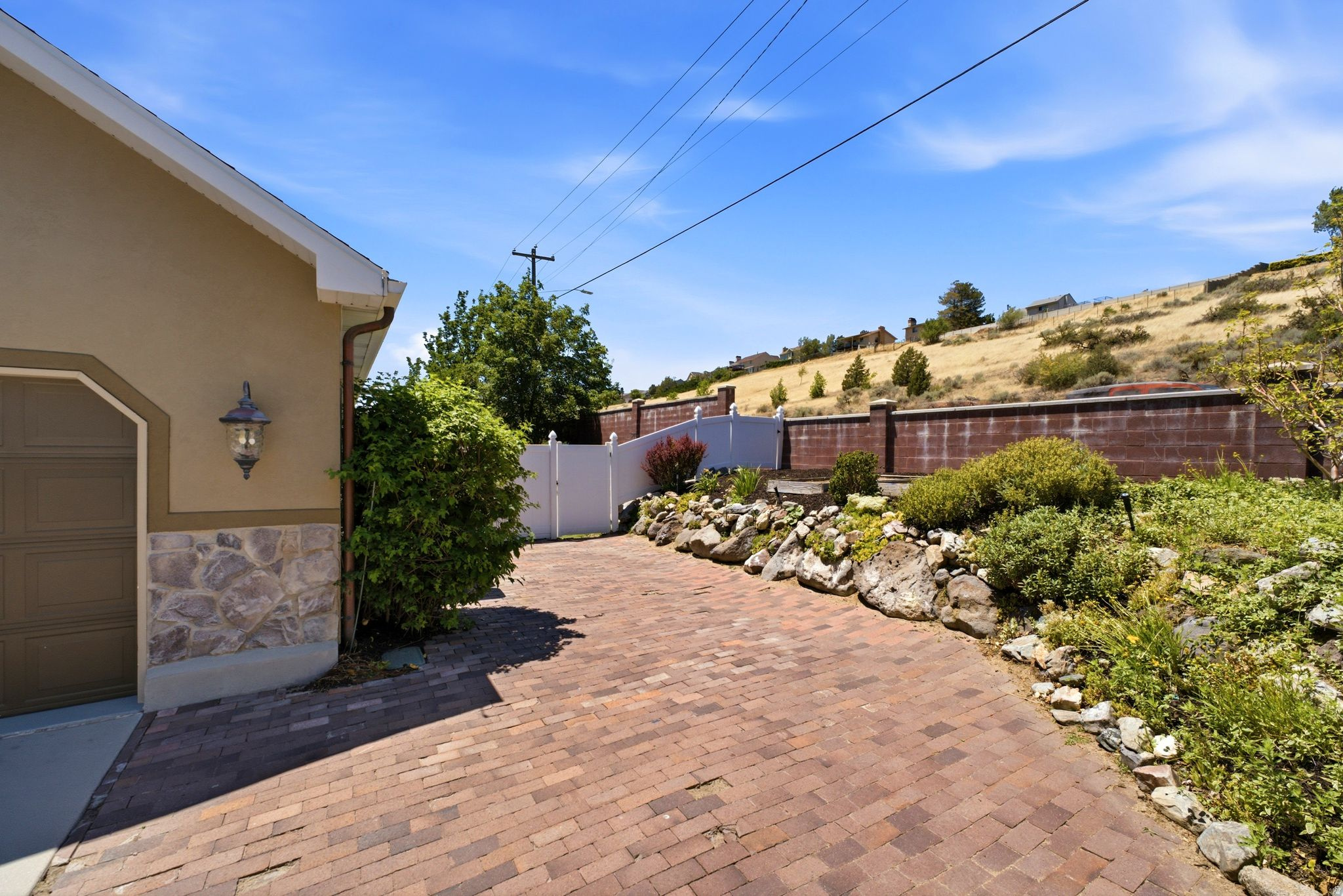HIDDEN VALLEY COUNTRY CLUB ESTATES - Residential