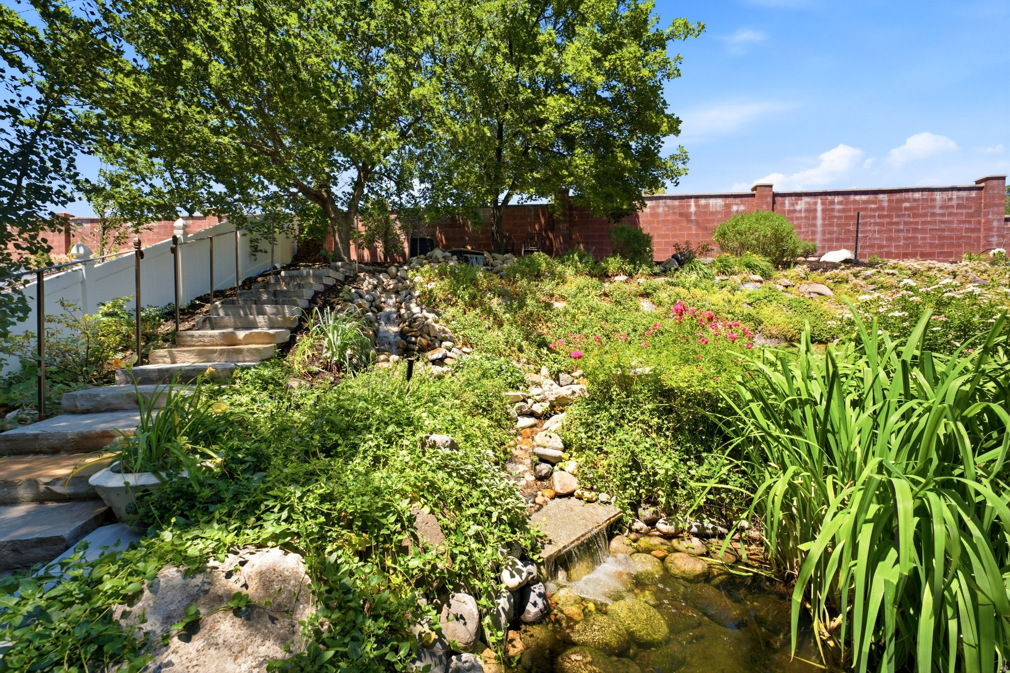 HIDDEN VALLEY COUNTRY CLUB ESTATES - Residential