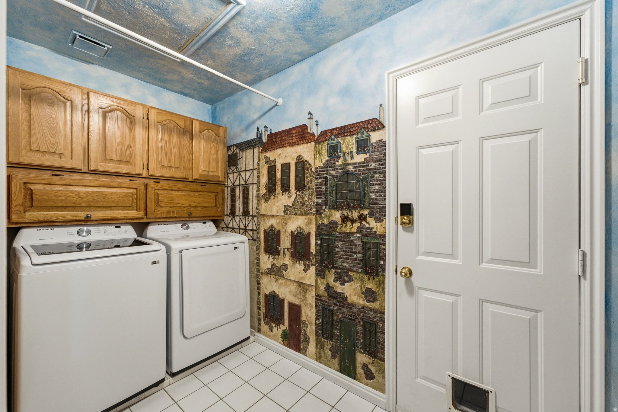 HIDDEN VALLEY COUNTRY CLUB ESTATES - Residential