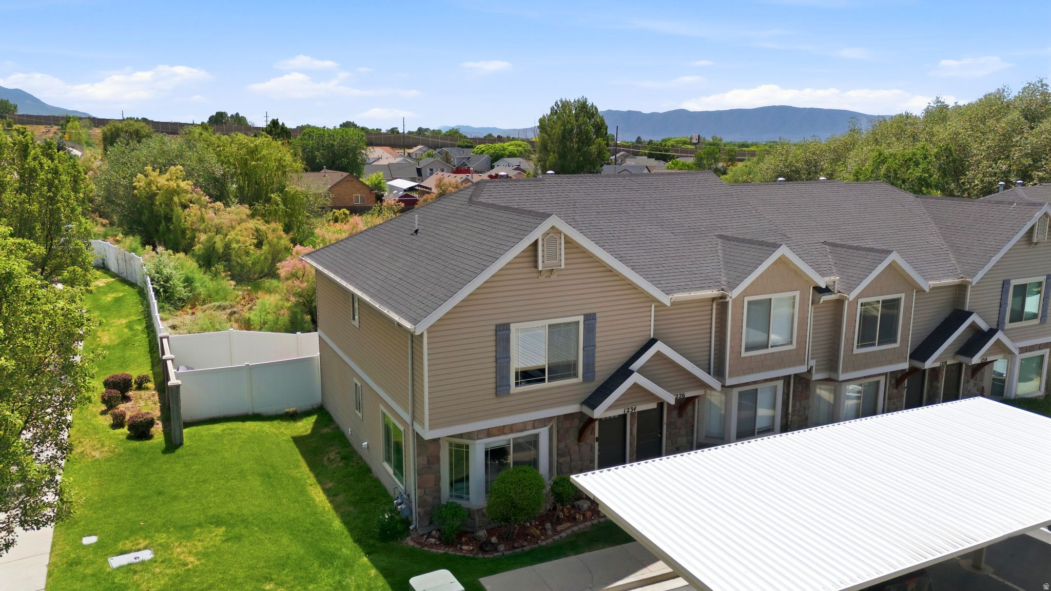 BLACK HORSE RUN - Residential