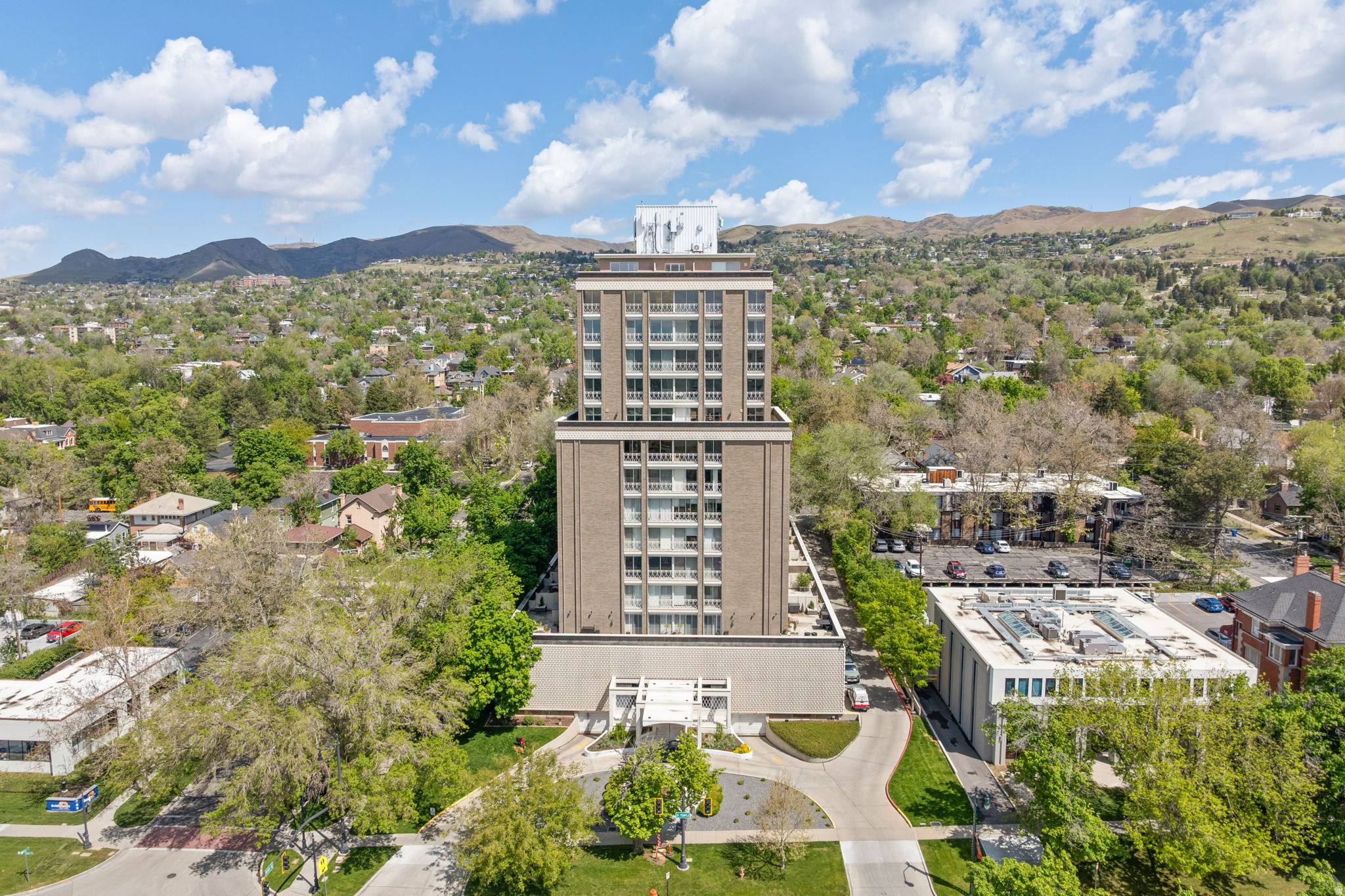 BONNEVILLE TOWER - Residential