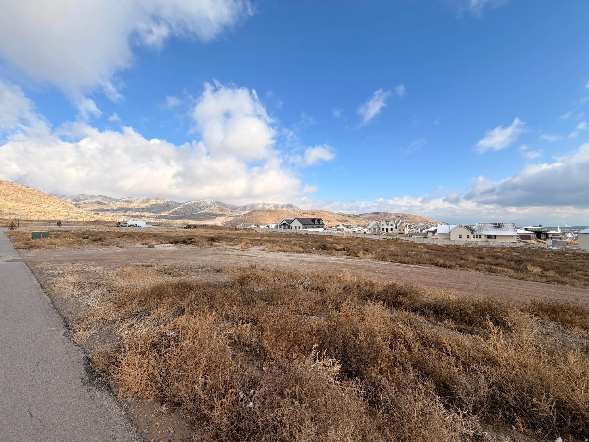 EAGLE RIDGE - Land