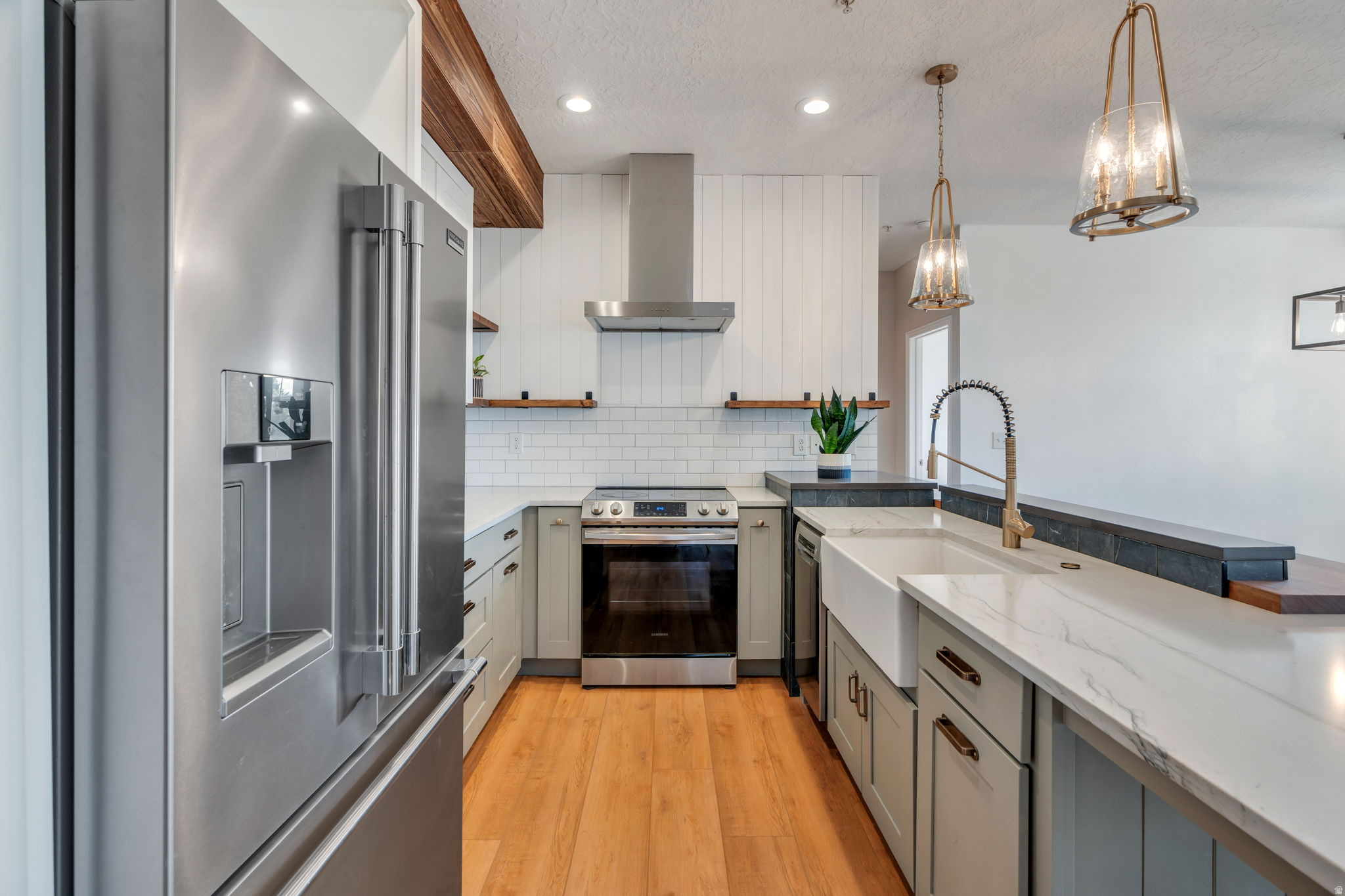 THANKSGIVING MEADOWS - Residential