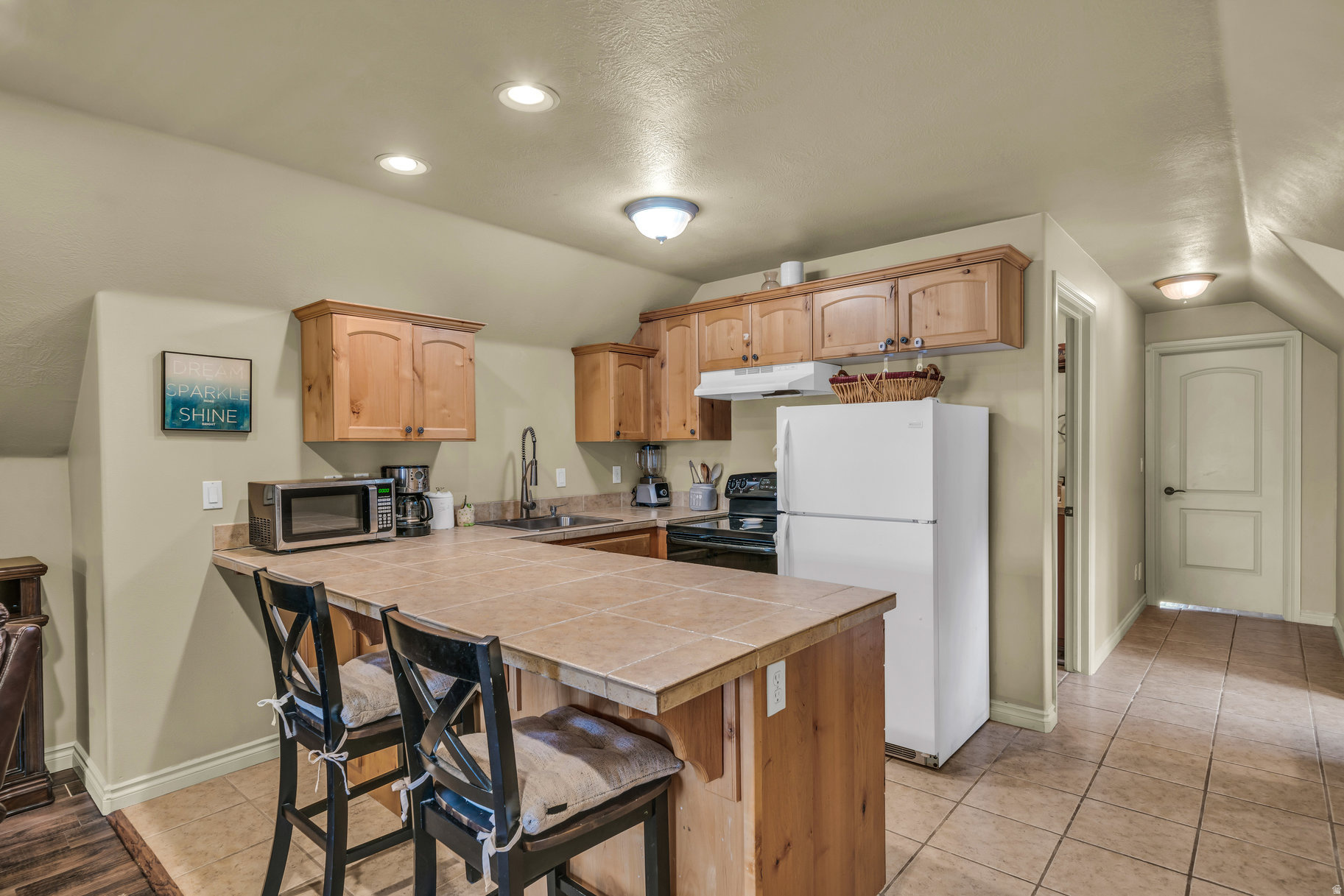 BLOOMINGTON RANCHES 6 AMD - Residential