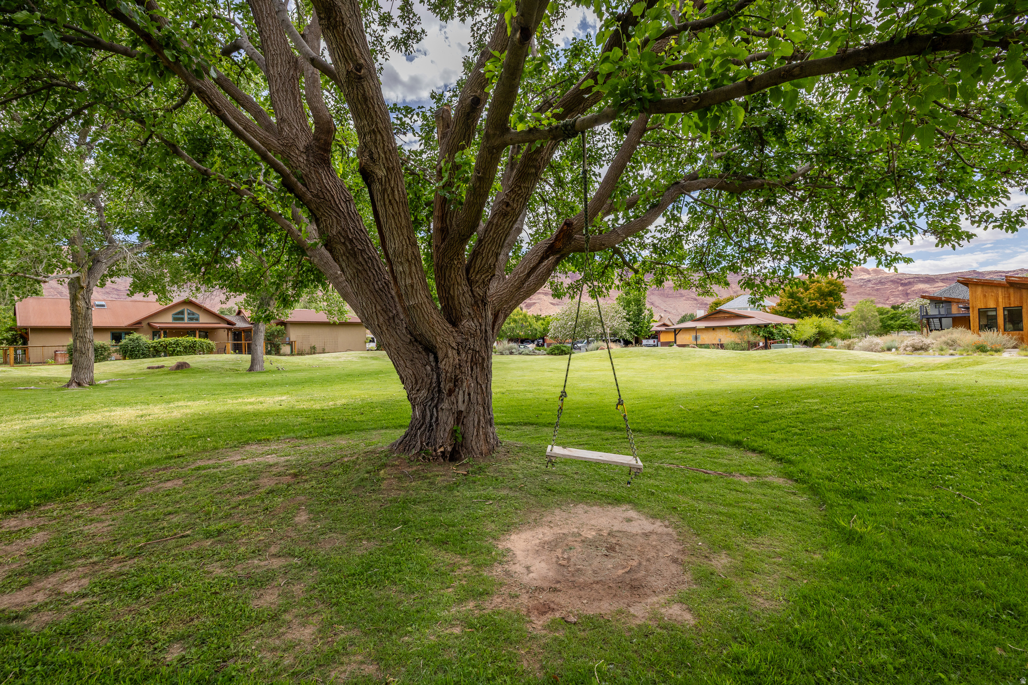 MULBERRY GROVE - Land