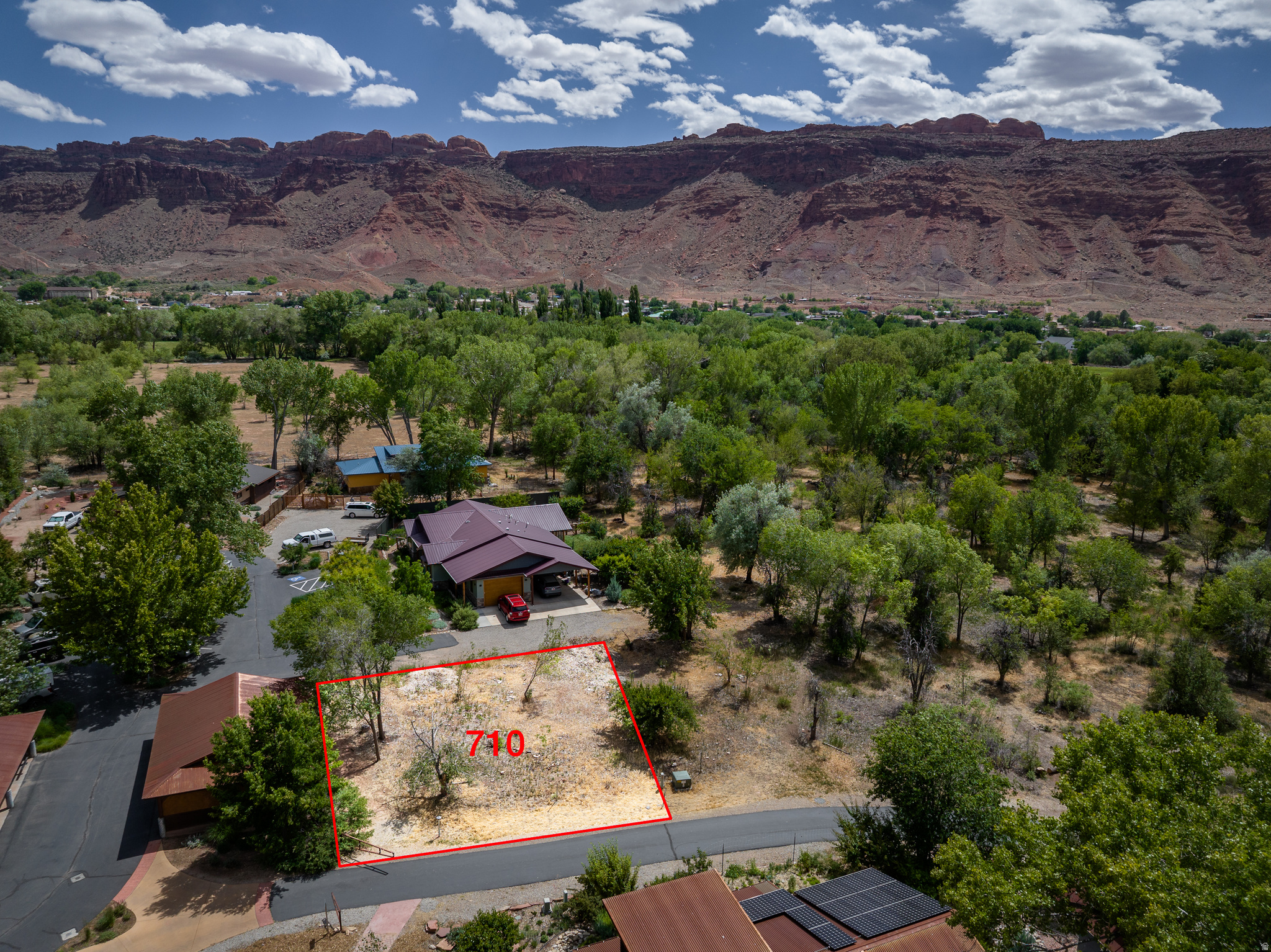 MULBERRY GROVE - Land