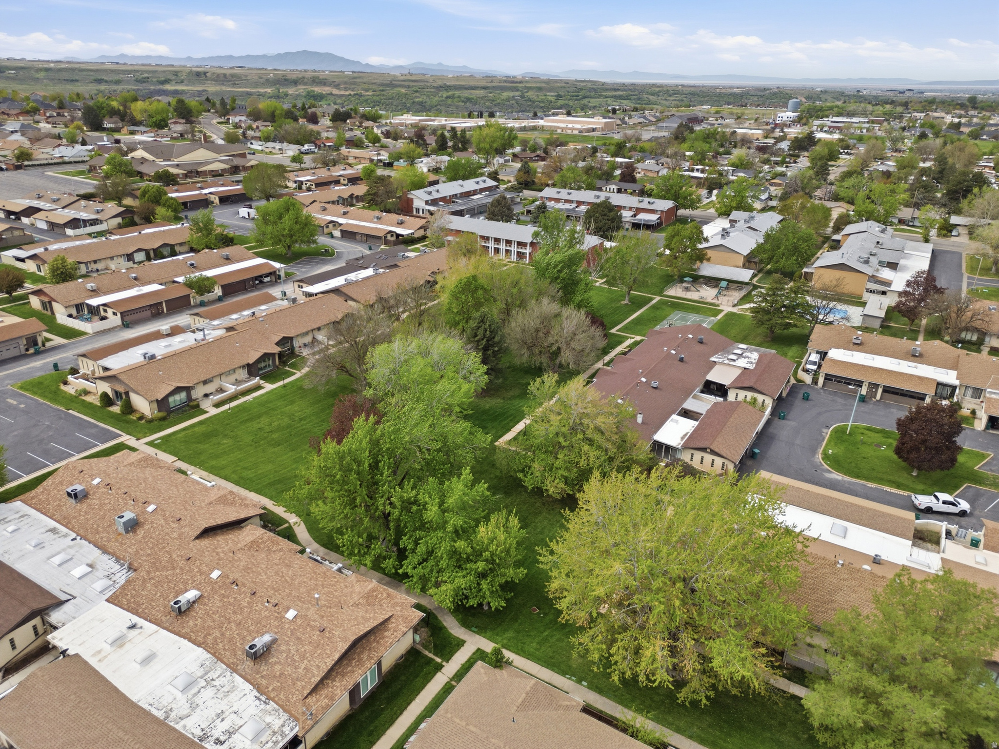 EMERALD HILLS - Residential