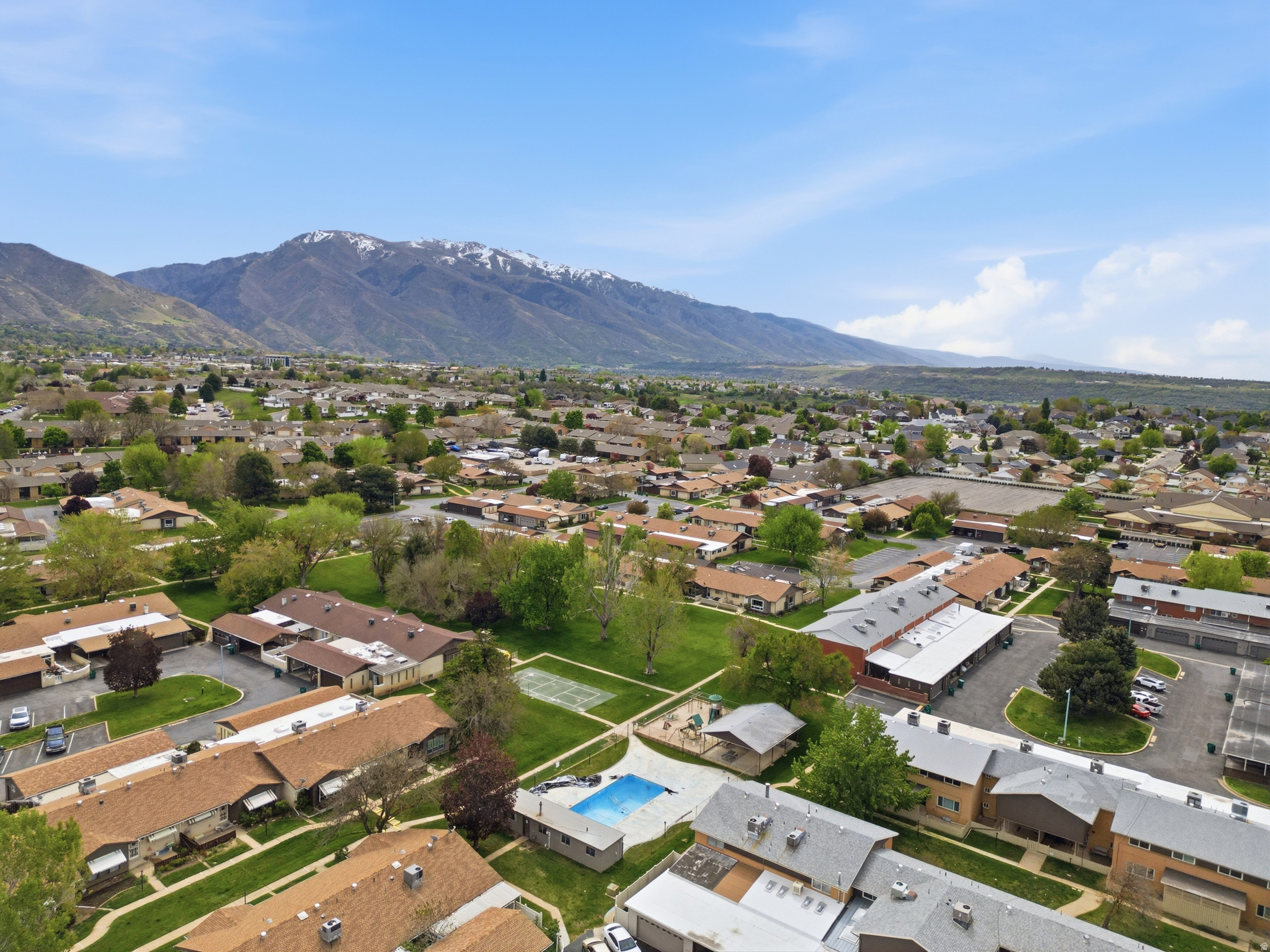 EMERALD HILLS - Residential