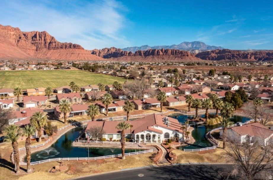 PADRE LAKES TH 2 - Residential