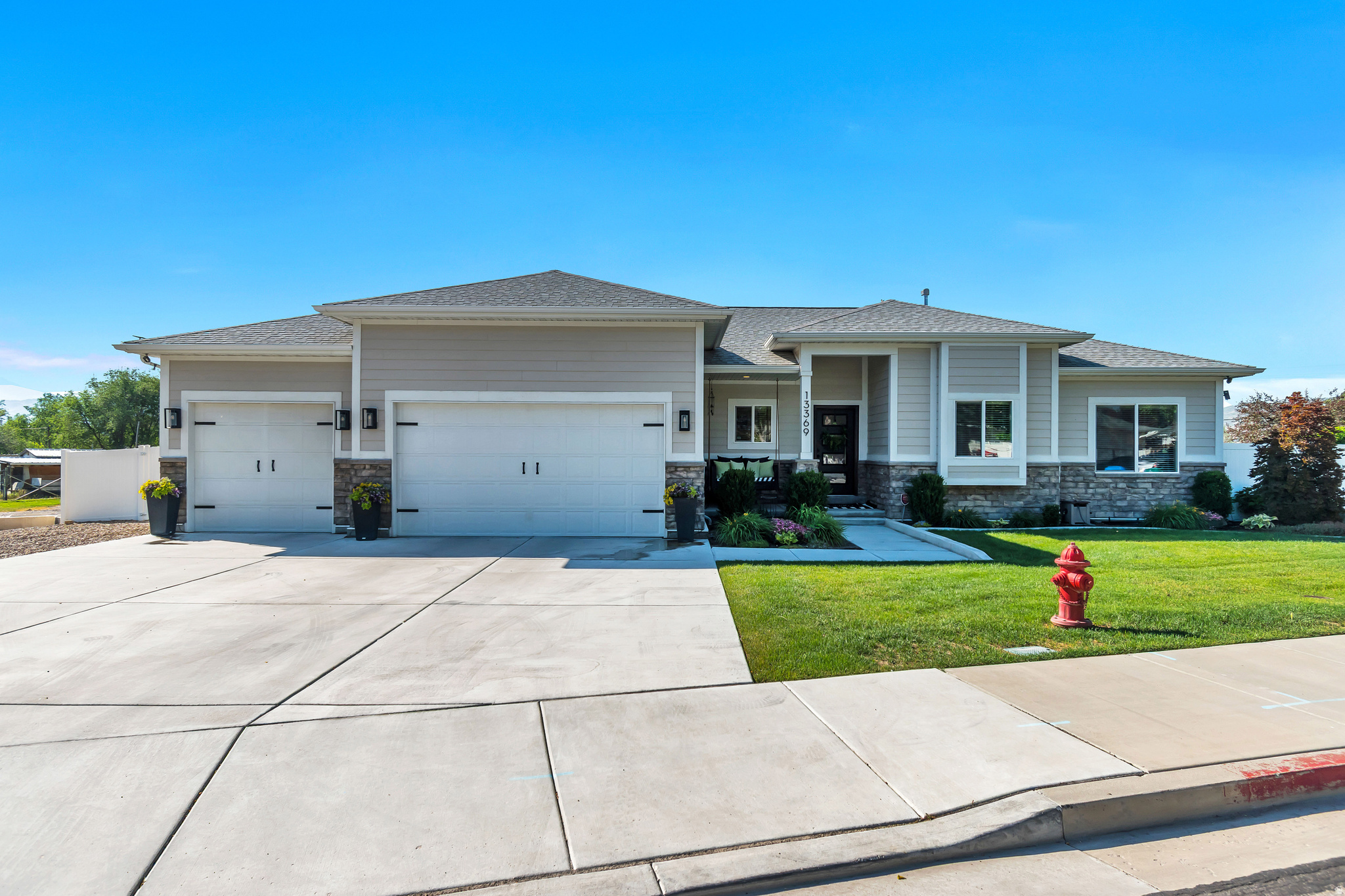 CRANE GARDEN LOT - Residential