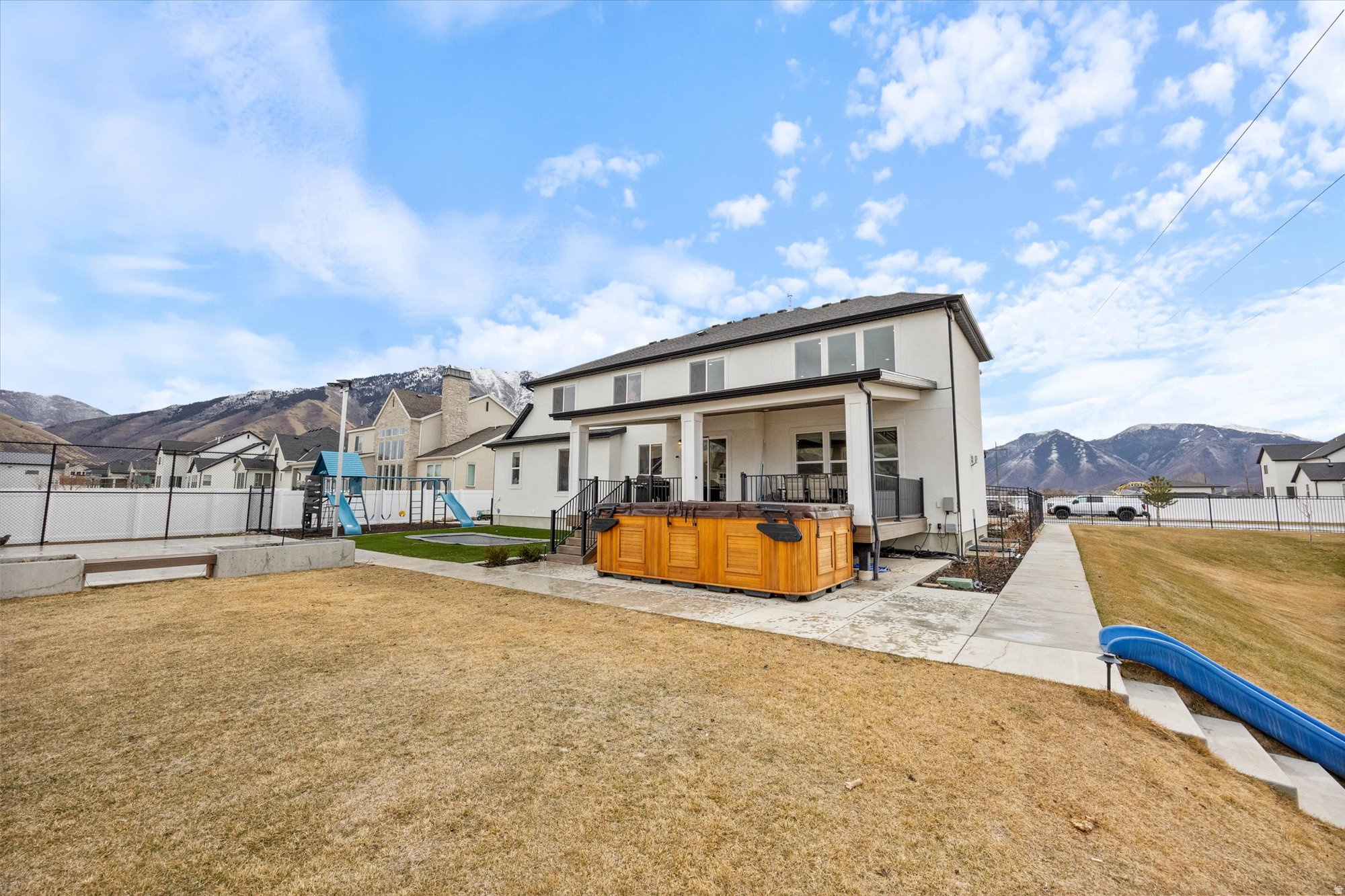 WHITING FARMS - Residential