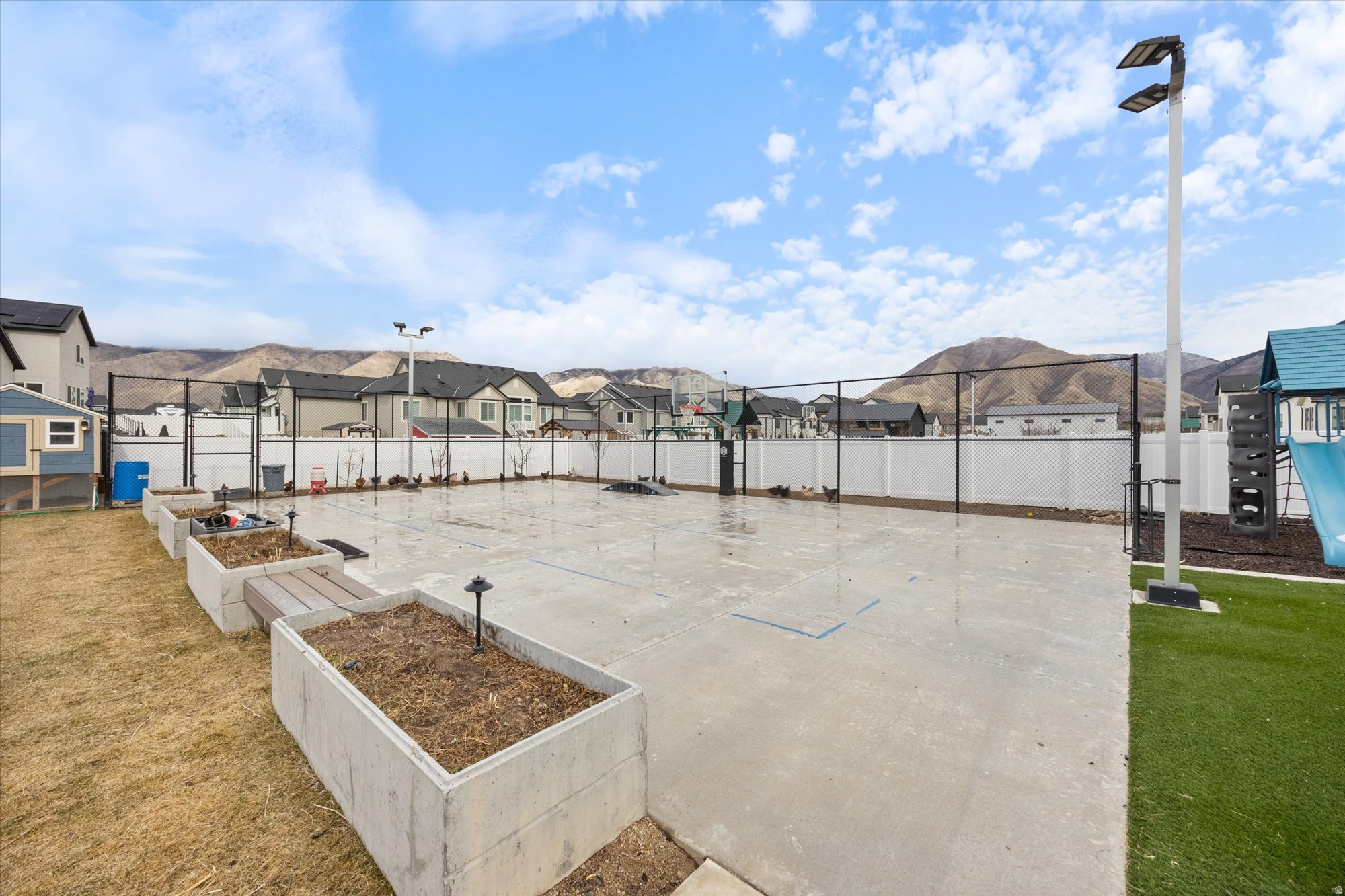 WHITING FARMS - Residential