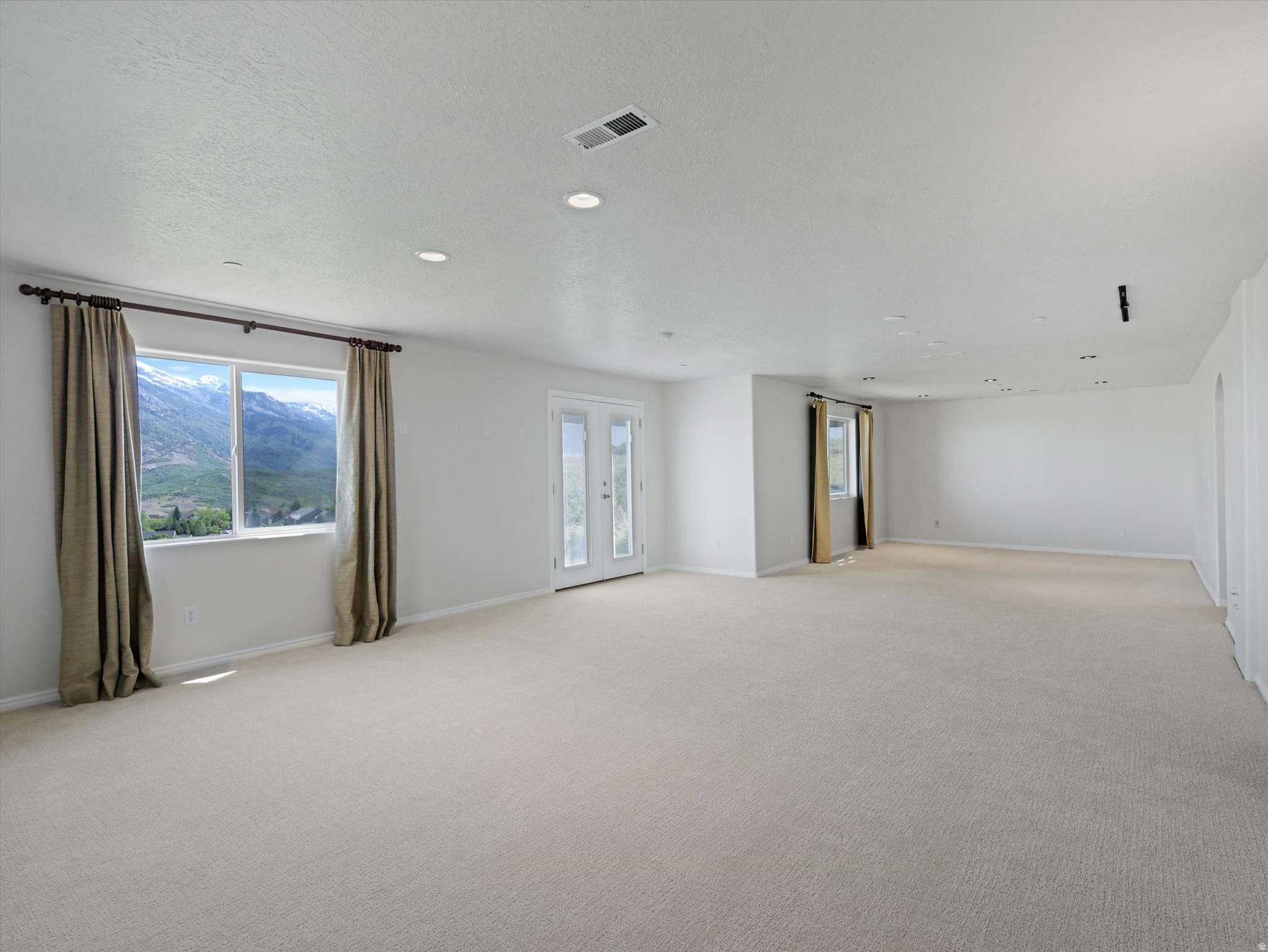 SUNCREST - Residential